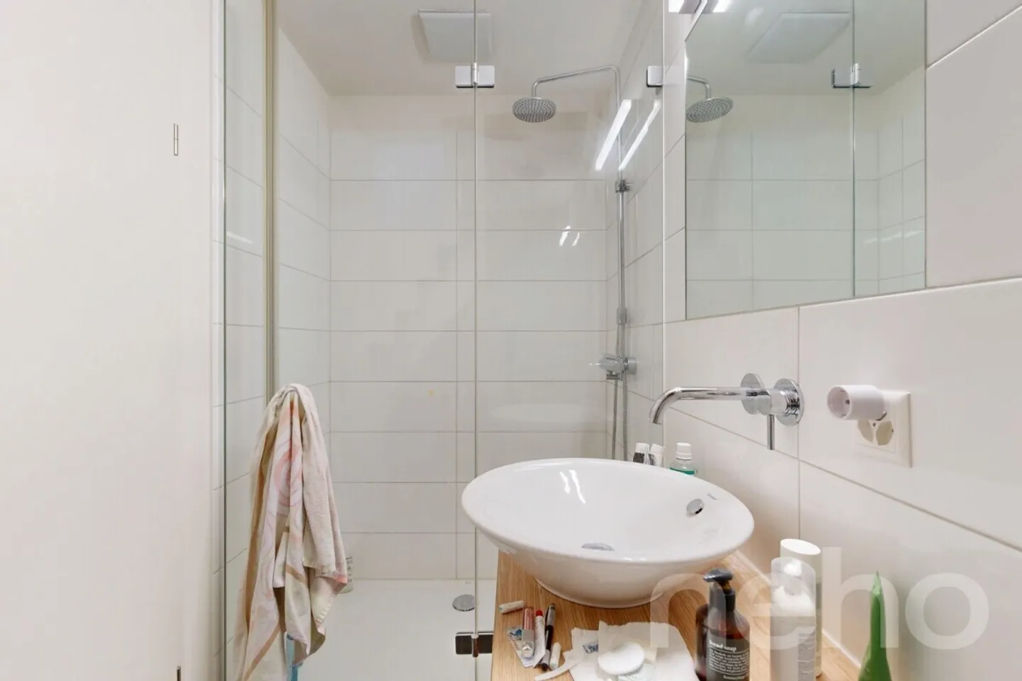 Charming studio with visible wooden beams at Wettsteinplatz - Photo 3 of 7