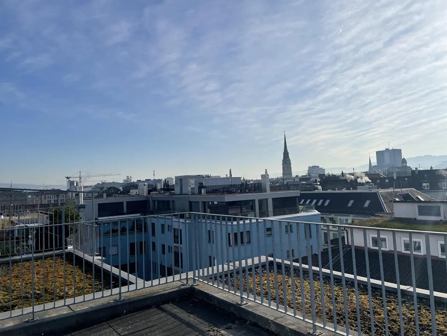 Charmant appartement mansardé 1 pièce avec terrasse sur le toit - Photo 6 sur 7