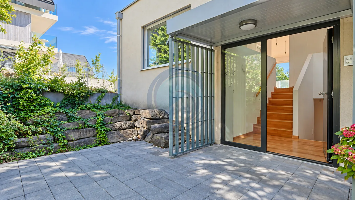 VILLA A SCHIERA CON VISTA PANORAMICA SUL LAGO E GIARDINO PRIVATO - Foto 14 di 22