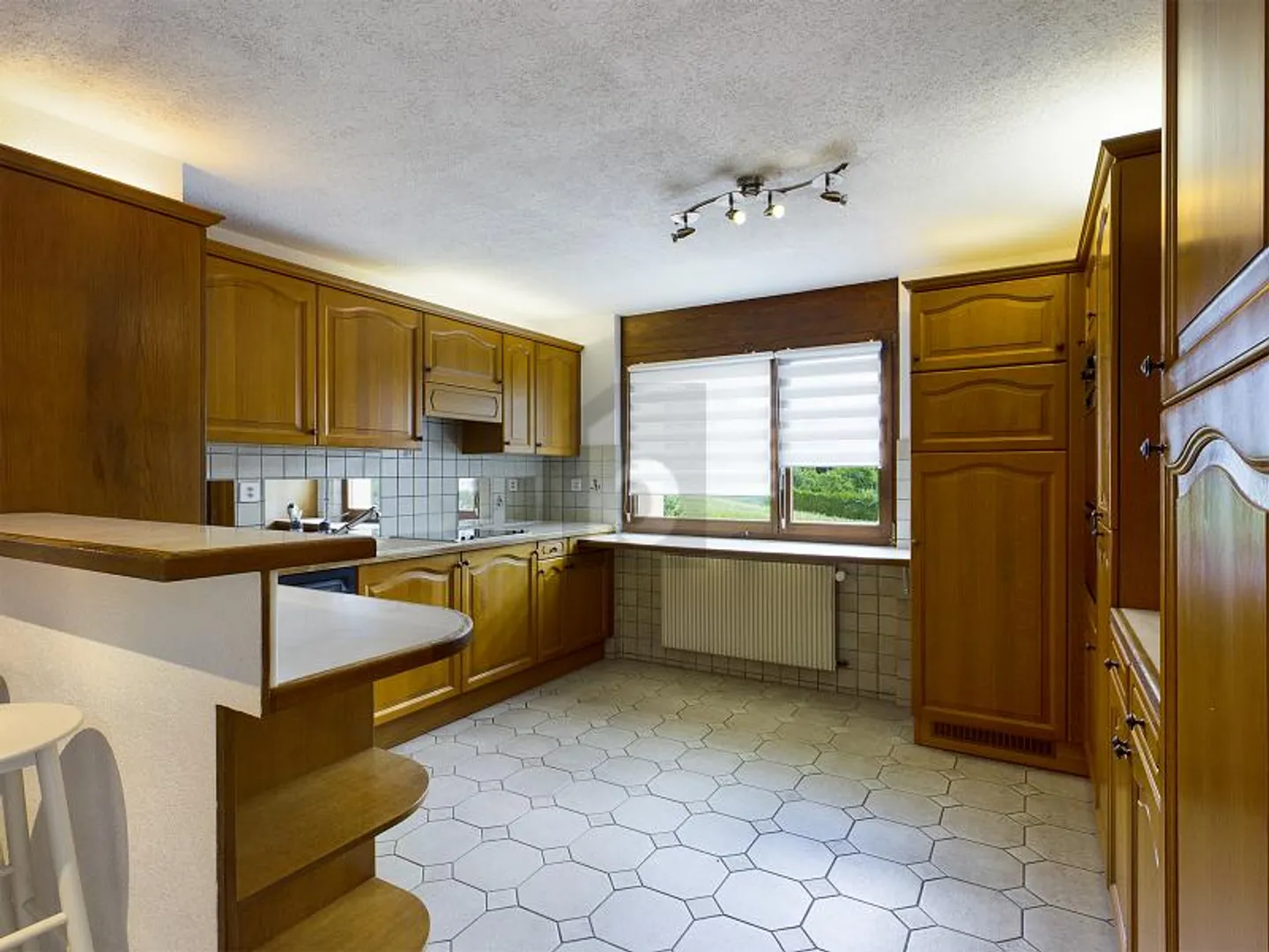 Geräumige Wohnung mit Balkon - Foto 3 von 6