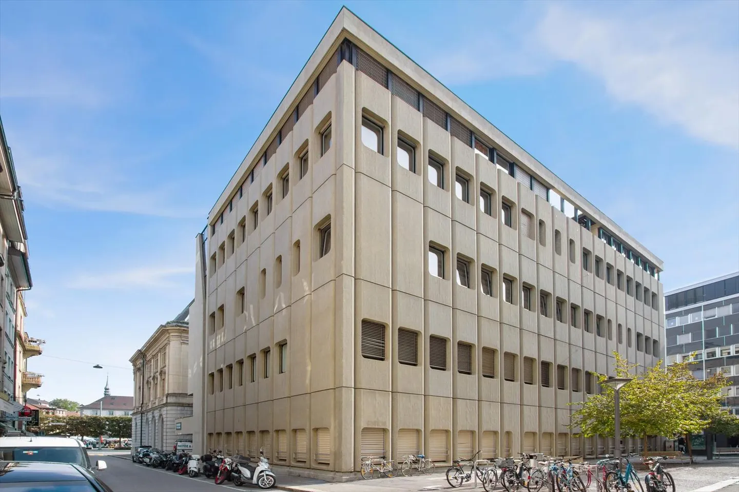 Commercial and administrative spaces in the city center - Photo 2 of 8