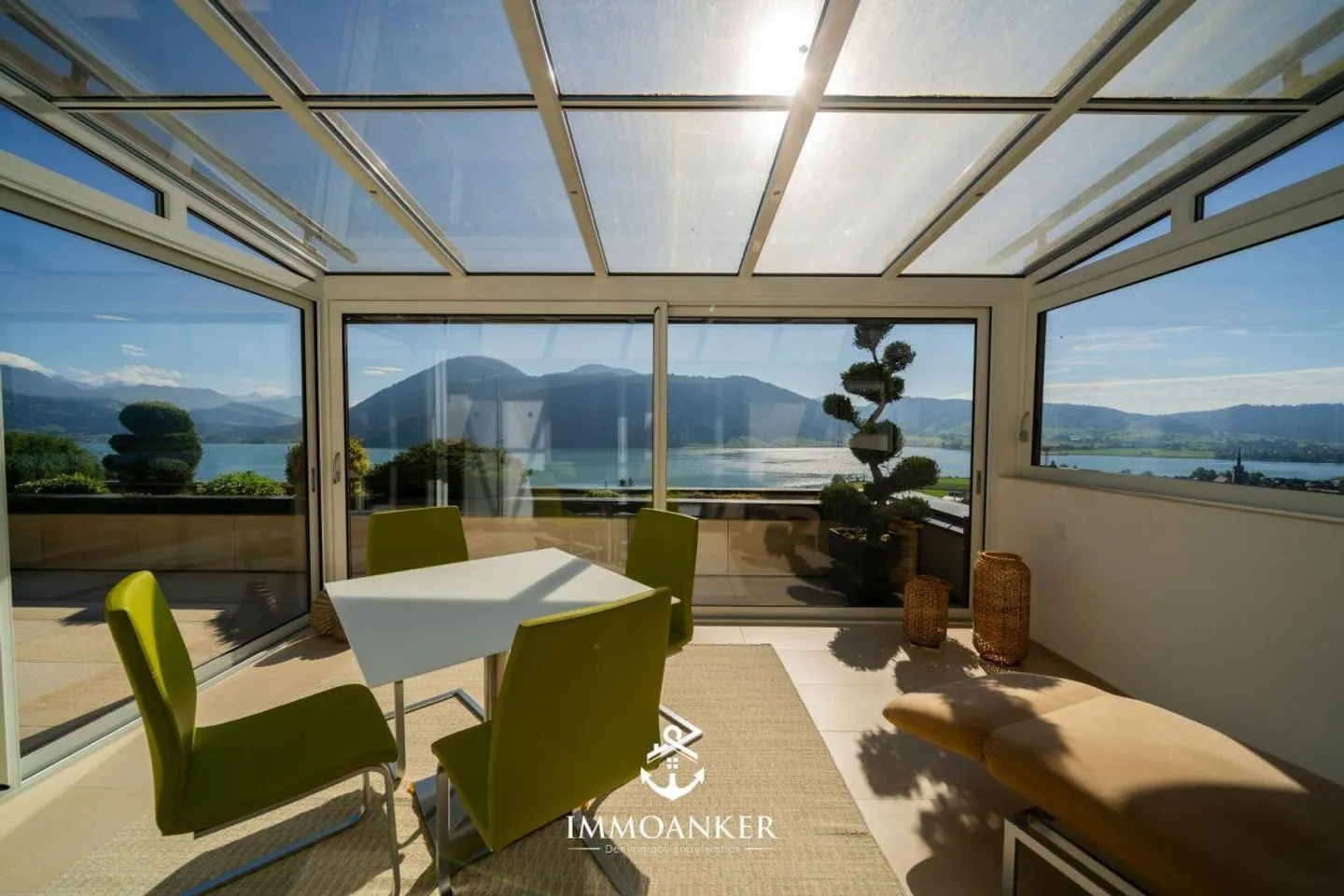 Your Loge over Lake Ägeri - Living with a View in Oberägeri - Photo 1 of 13