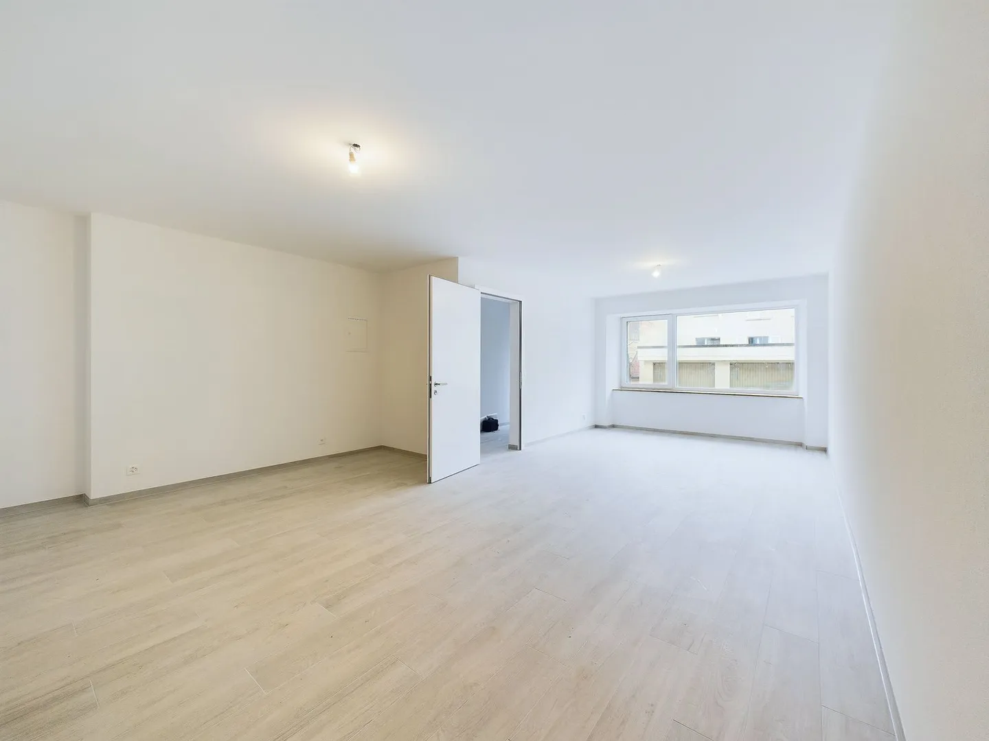 Local commercial property of 33 m2 in Vallorbe - Photo 2 of 5