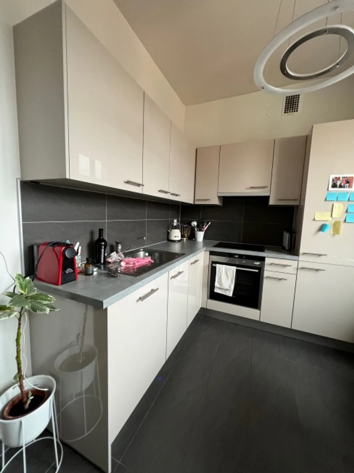 Apartment for rent - Photo 3 of 9