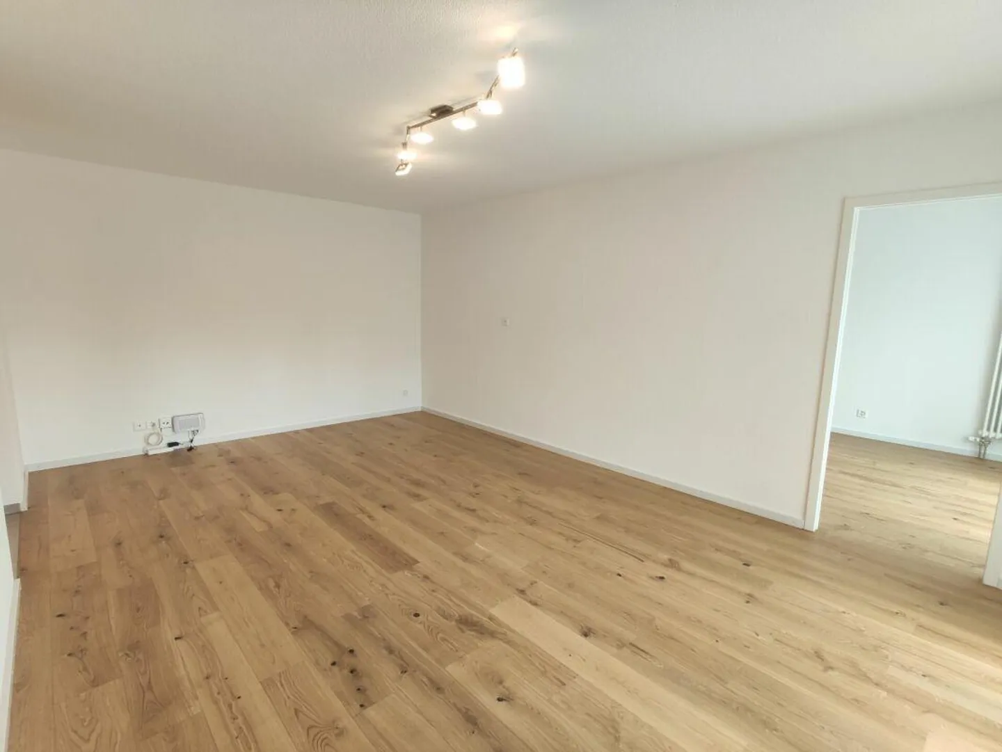 Central 2½ Room Apartment - Photo 2 of 12