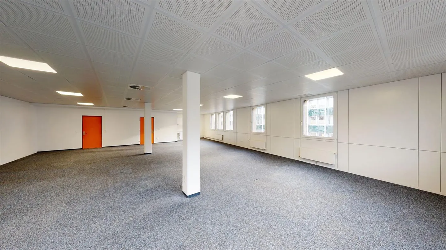 Commercial and administrative spaces in the city center - Photo 6 of 8