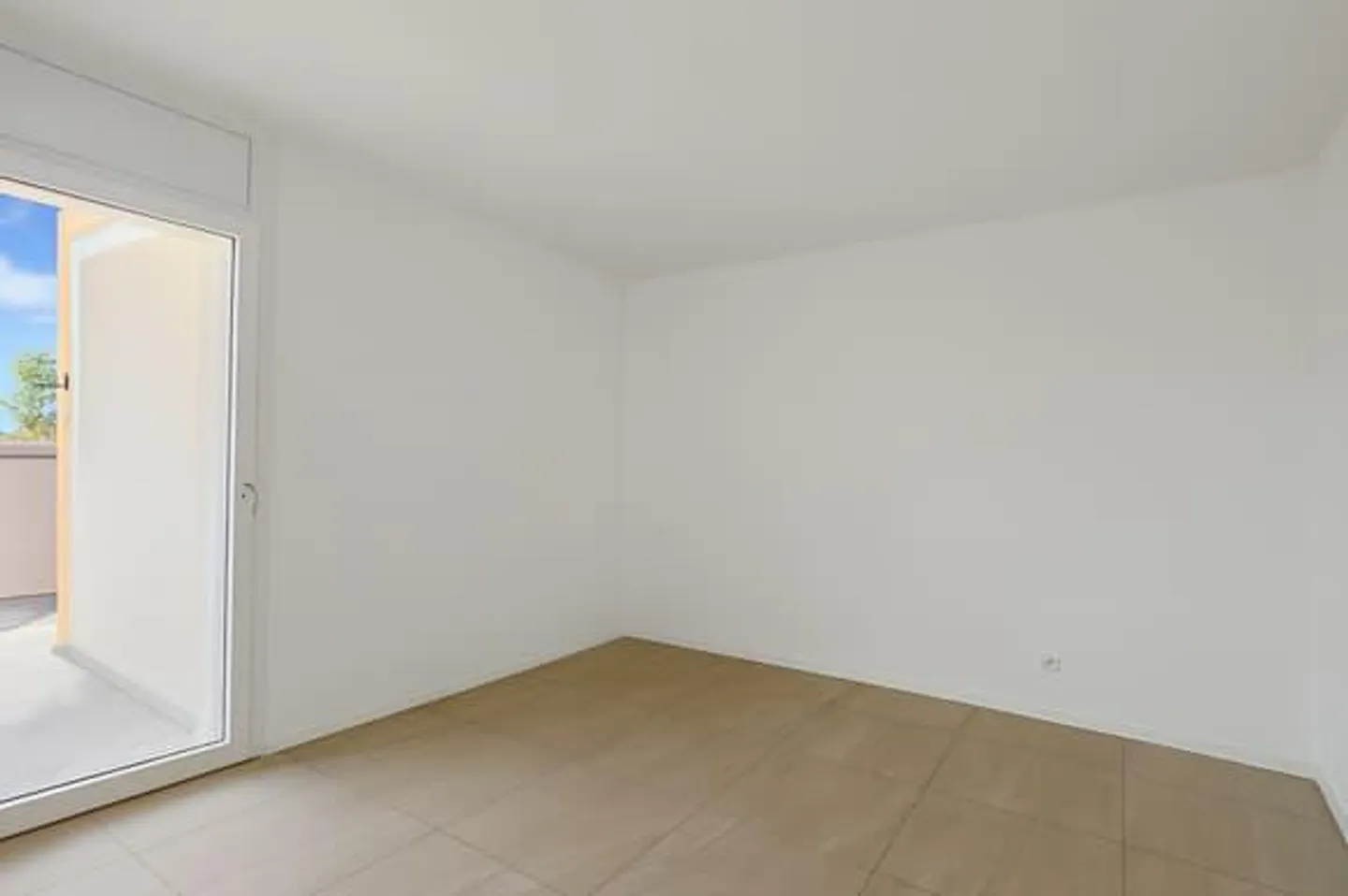 Caslano 2.5 loc. Modern with Large Terrace | - Photo 7 of 10