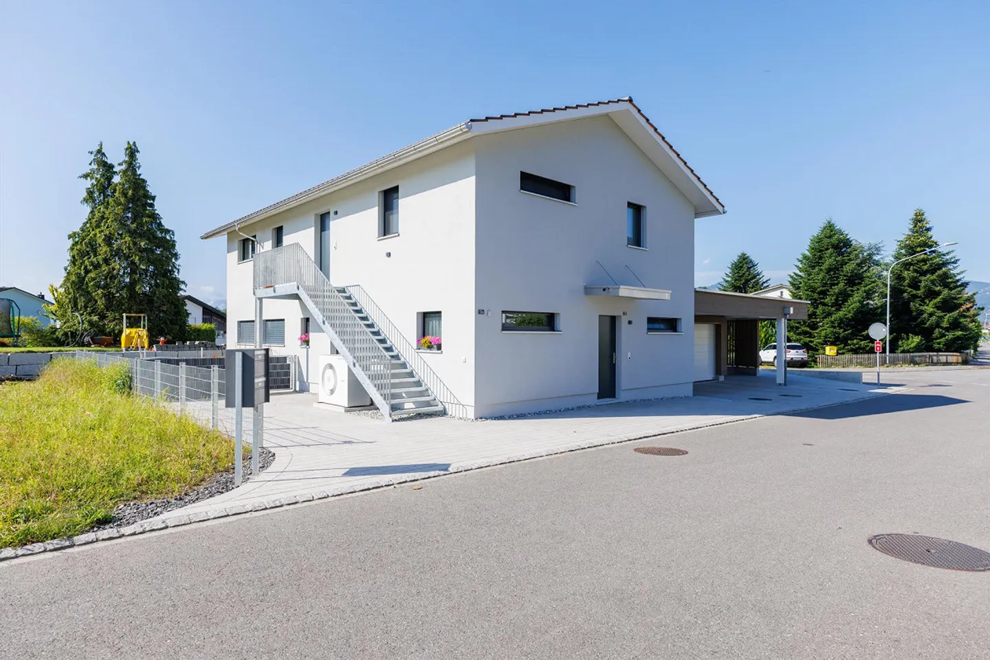 Nuova costruzione di una casa bifamiliare – Spazio per generazioni e utilizzo flessibile - Foto 1 di 19