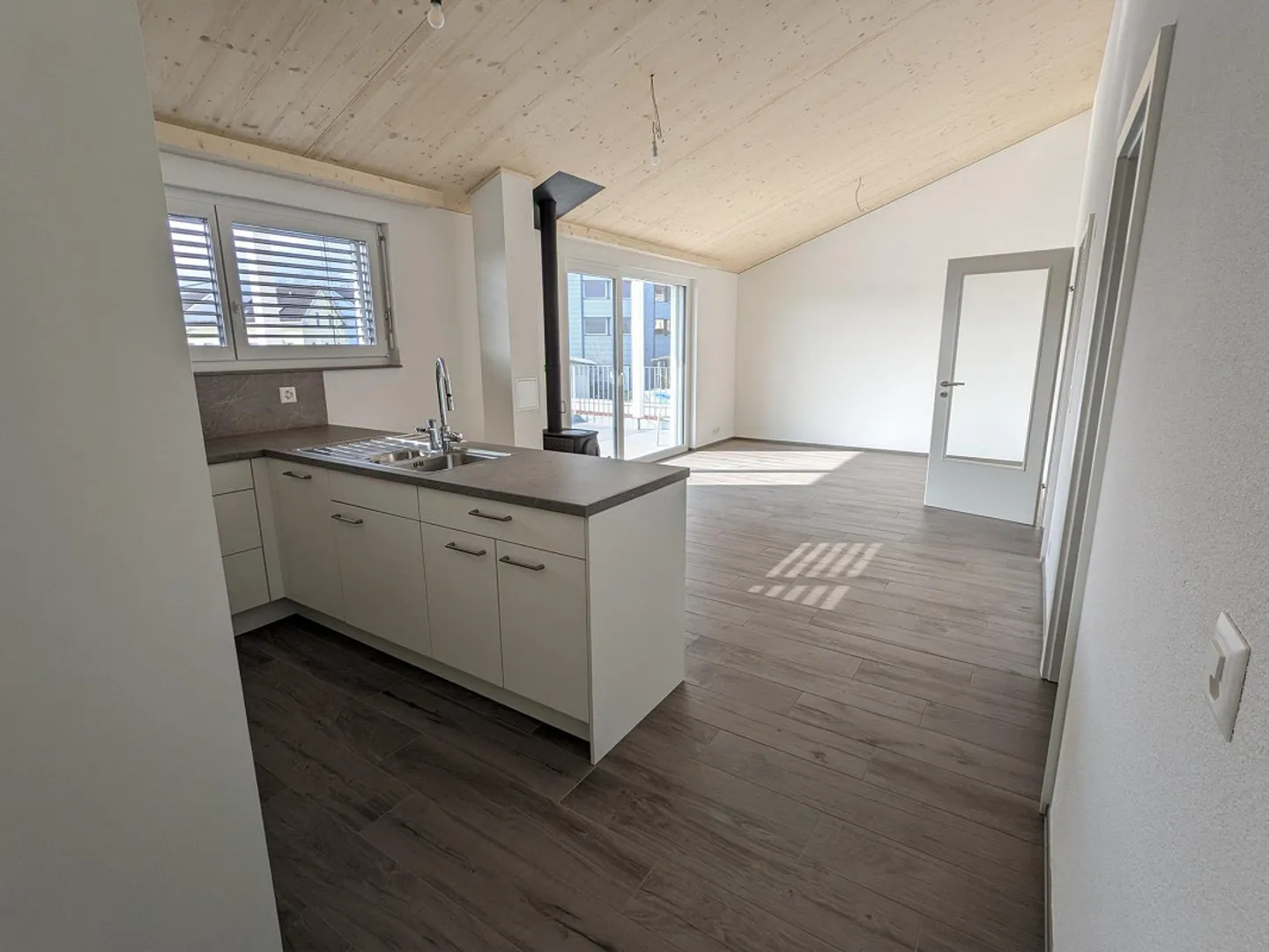 Nuova costruzione di una casa bifamiliare – Spazio per generazioni e utilizzo flessibile - Foto 13 di 19