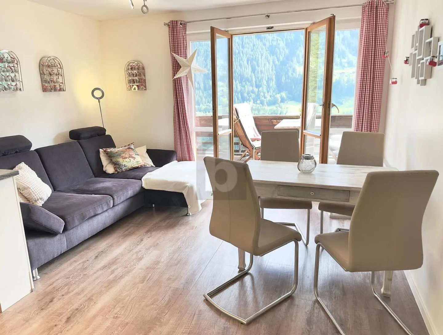 CENTRAL ET VUE IMPRENABLE SUR L'EIGER - Photo 3 sur 6