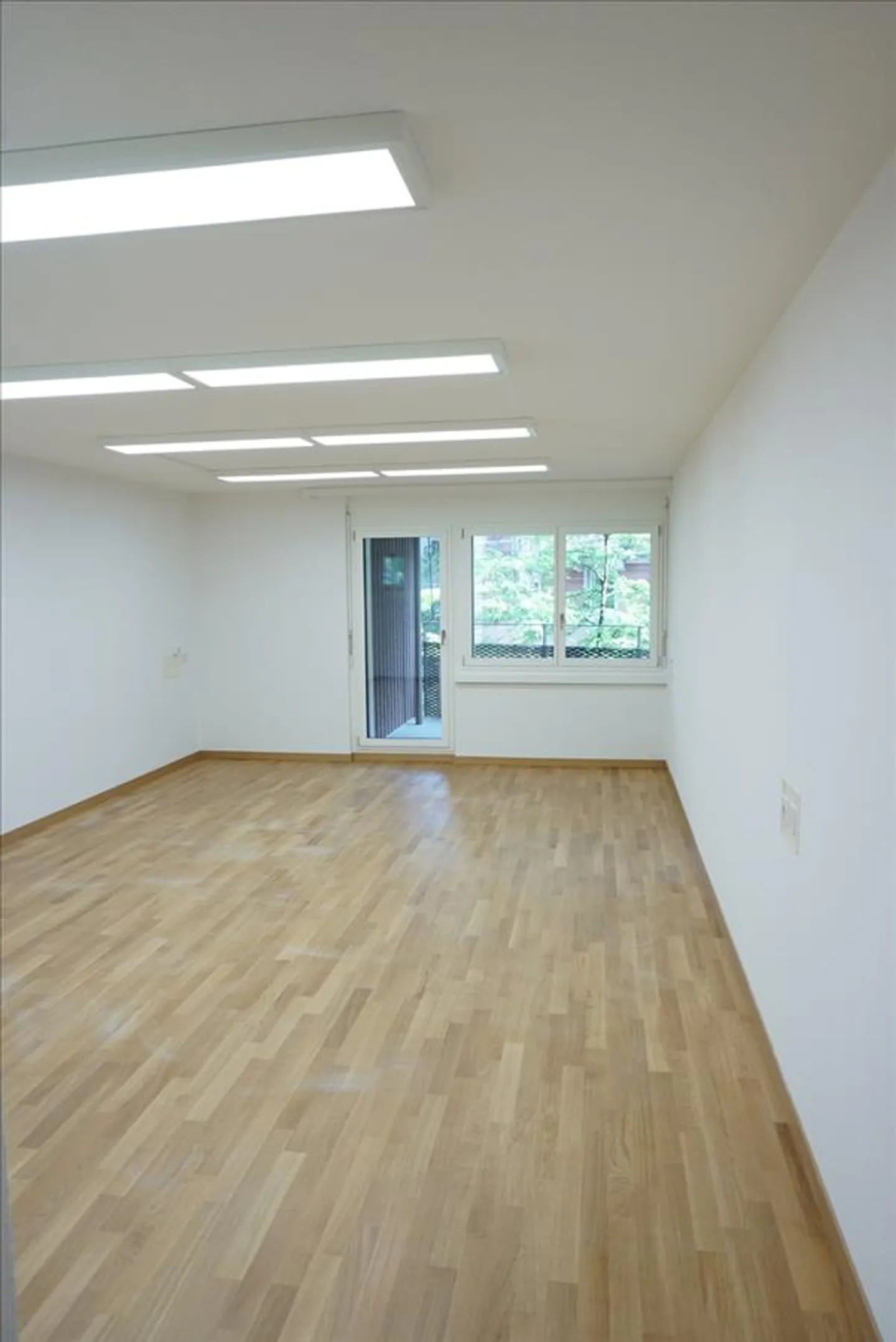 Ufficio appena ristrutturato in posizione centrale a Wiedikon! - Foto 4 di 6