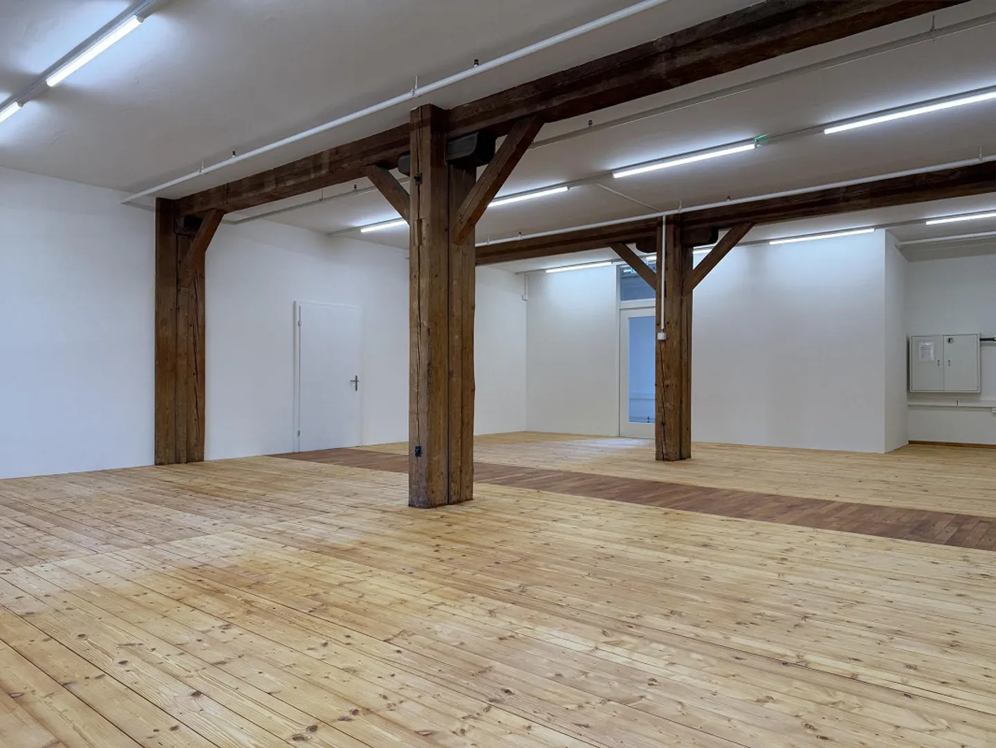 Modern commercial space in a central location in Zug - Photo 3 of 5