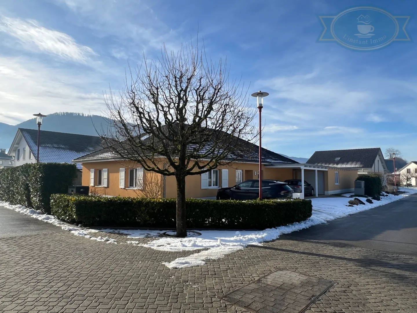 Single house for sale - Photo 1 of 12