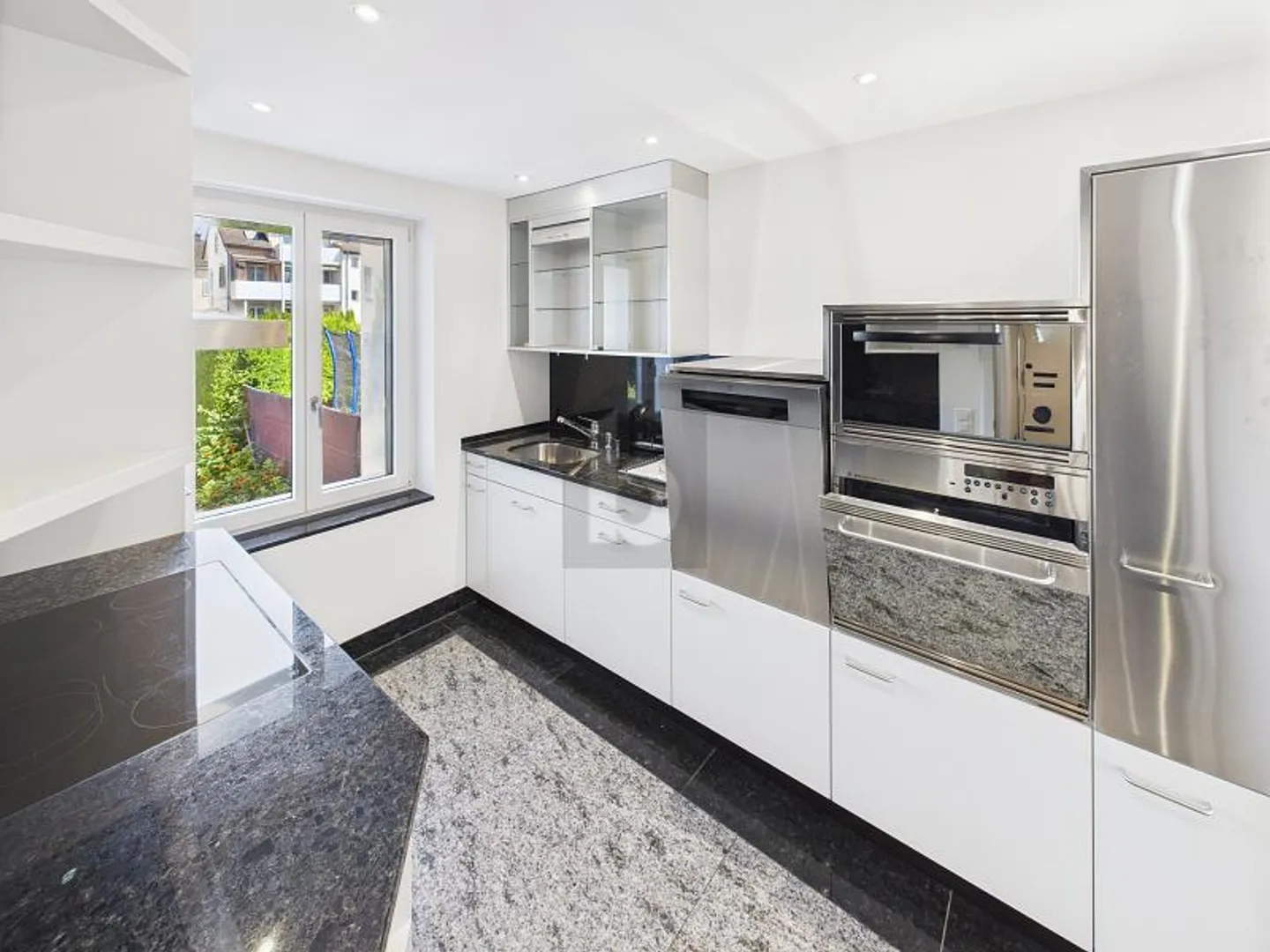 MODERNES DESIGN UND RAUM FÜR KREATIVITÄT - Foto 3 von 6