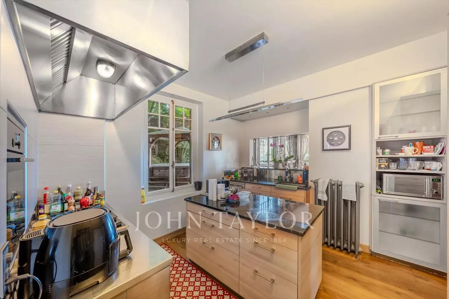 Chalet magnifique avec vue exceptionnelle sur le lac et les montagnes - Photo 6 sur 13