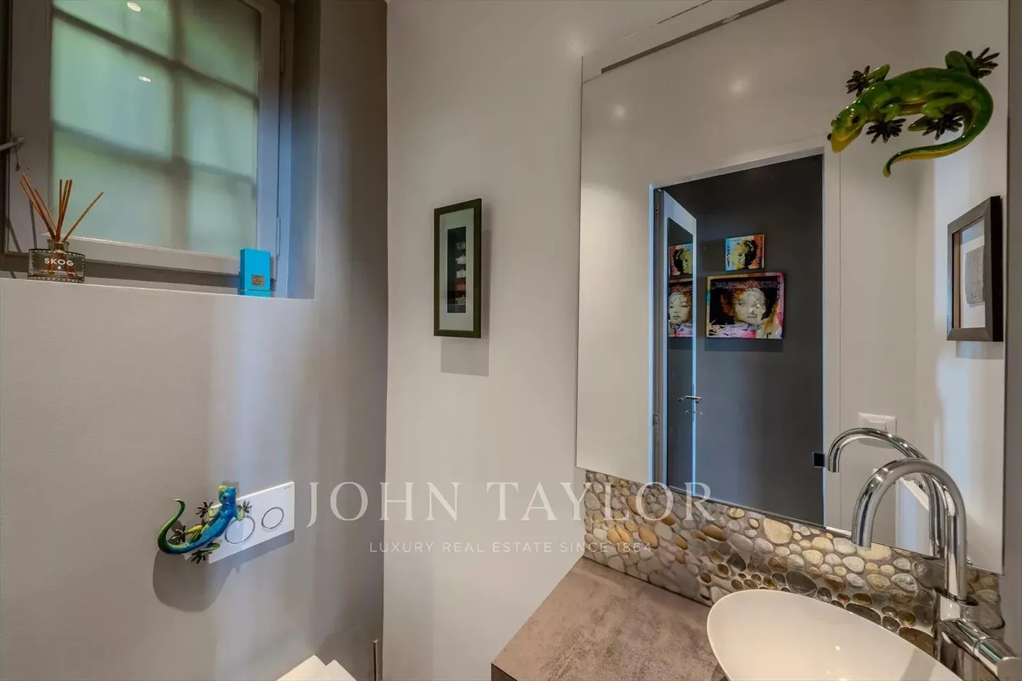 Chalet magnifique avec vue exceptionnelle sur le lac et les montagnes - Photo 10 sur 13