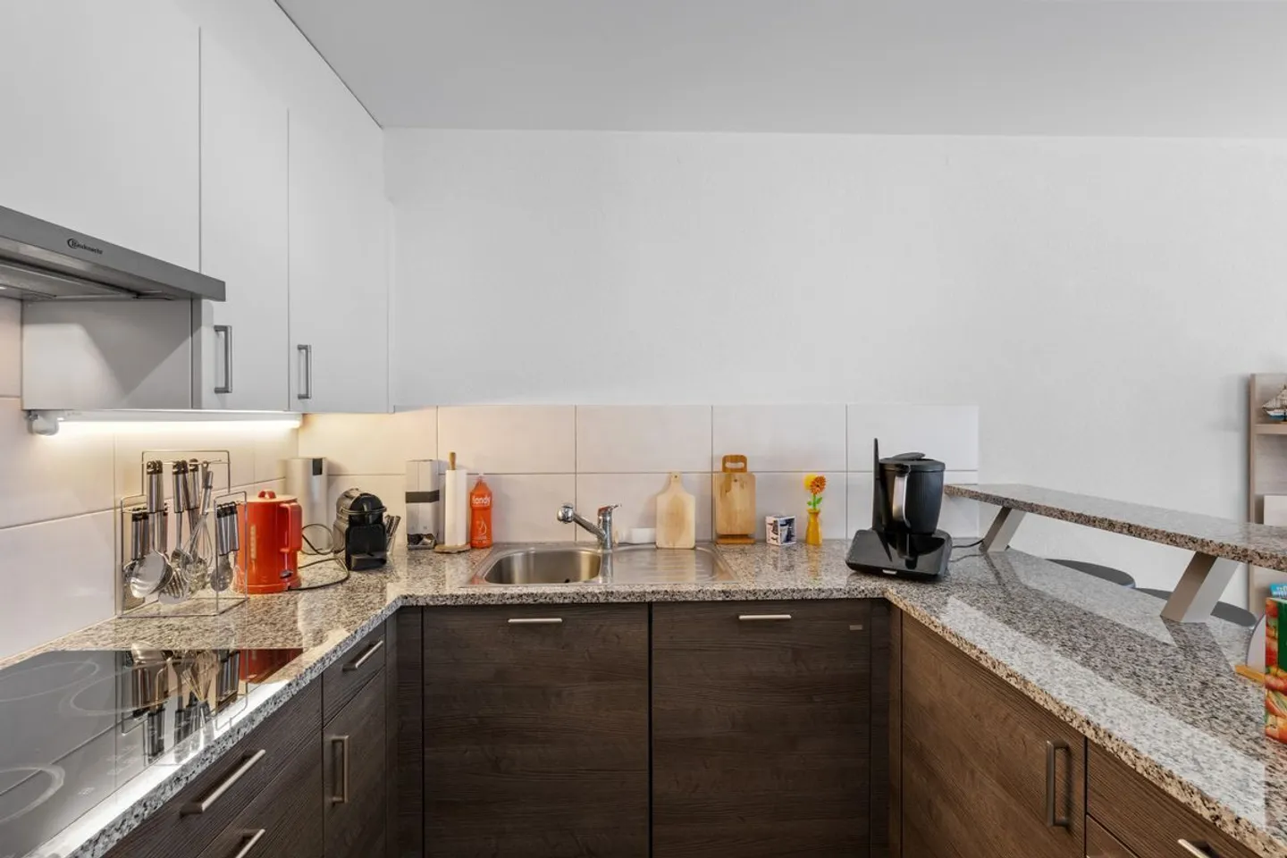 2.5-room apartment in a quiet area close to amenities - Photo 3 of 13