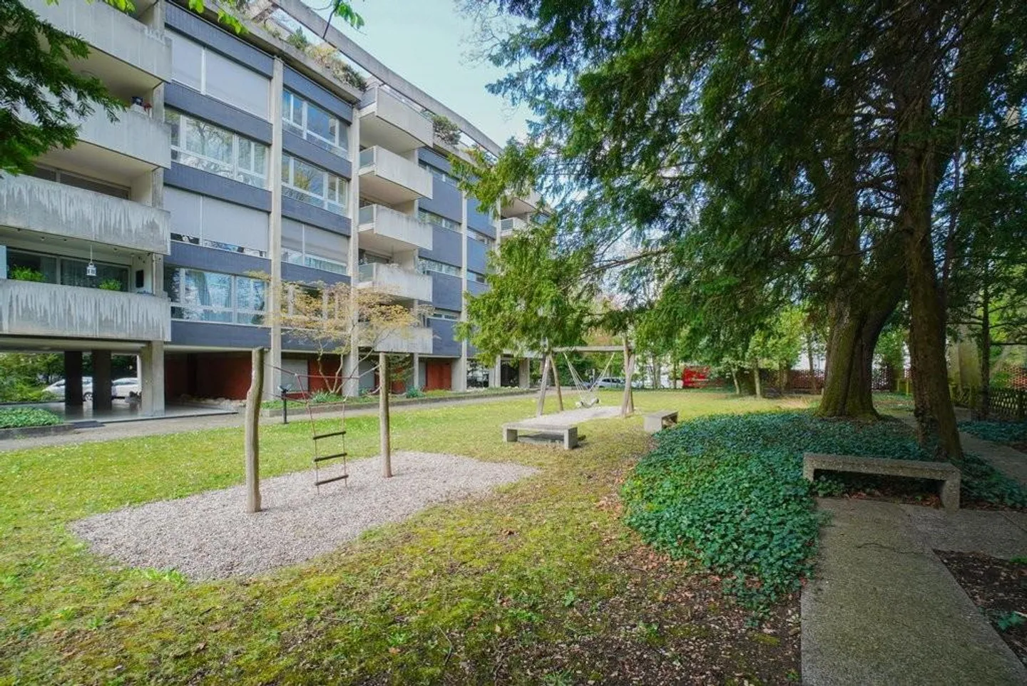 Rêvez-vous d'une terrasse sur le toit au cœur de Bâle ? - Photo 2 sur 12