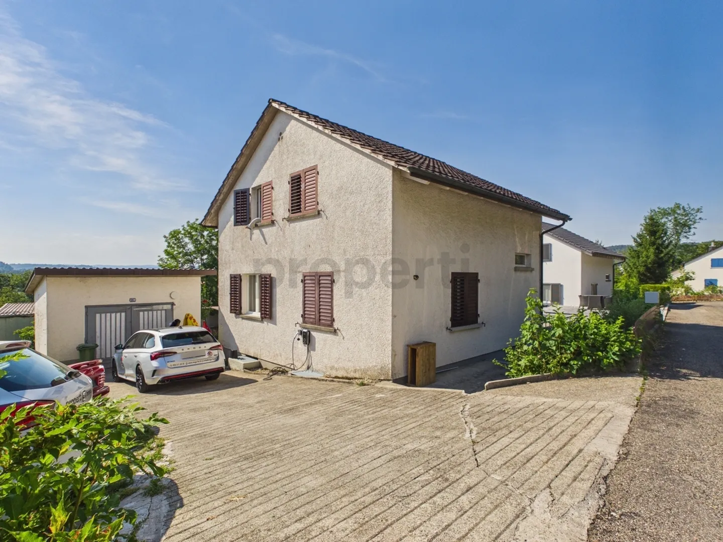 Who seeks, finds: The completely renovated family happiness on the outskirts of Döttingen - Photo 1 of 13