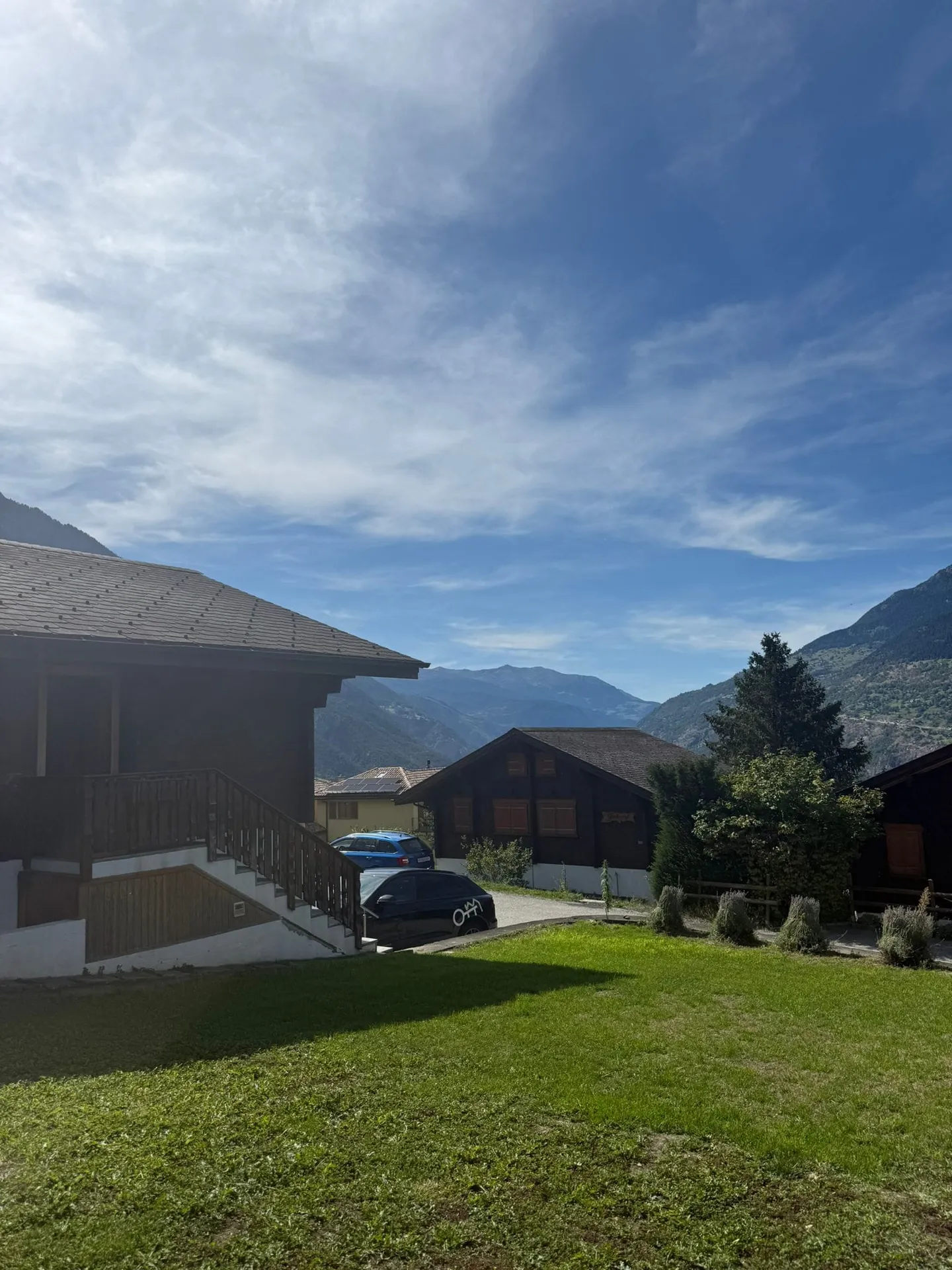 Charming 4.5-Room Chalet in an Absolutely Prime Location in Ried-Brig - Photo 2 of 10