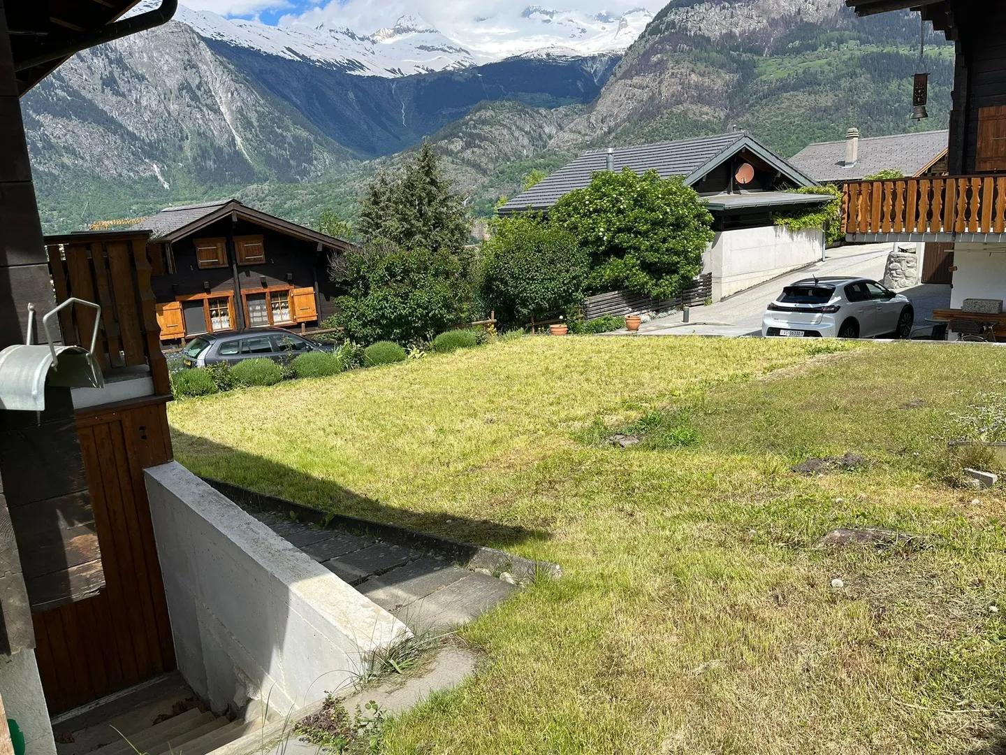 Charming 4.5-Room Chalet in an Absolutely Prime Location in Ried-Brig - Photo 3 of 10