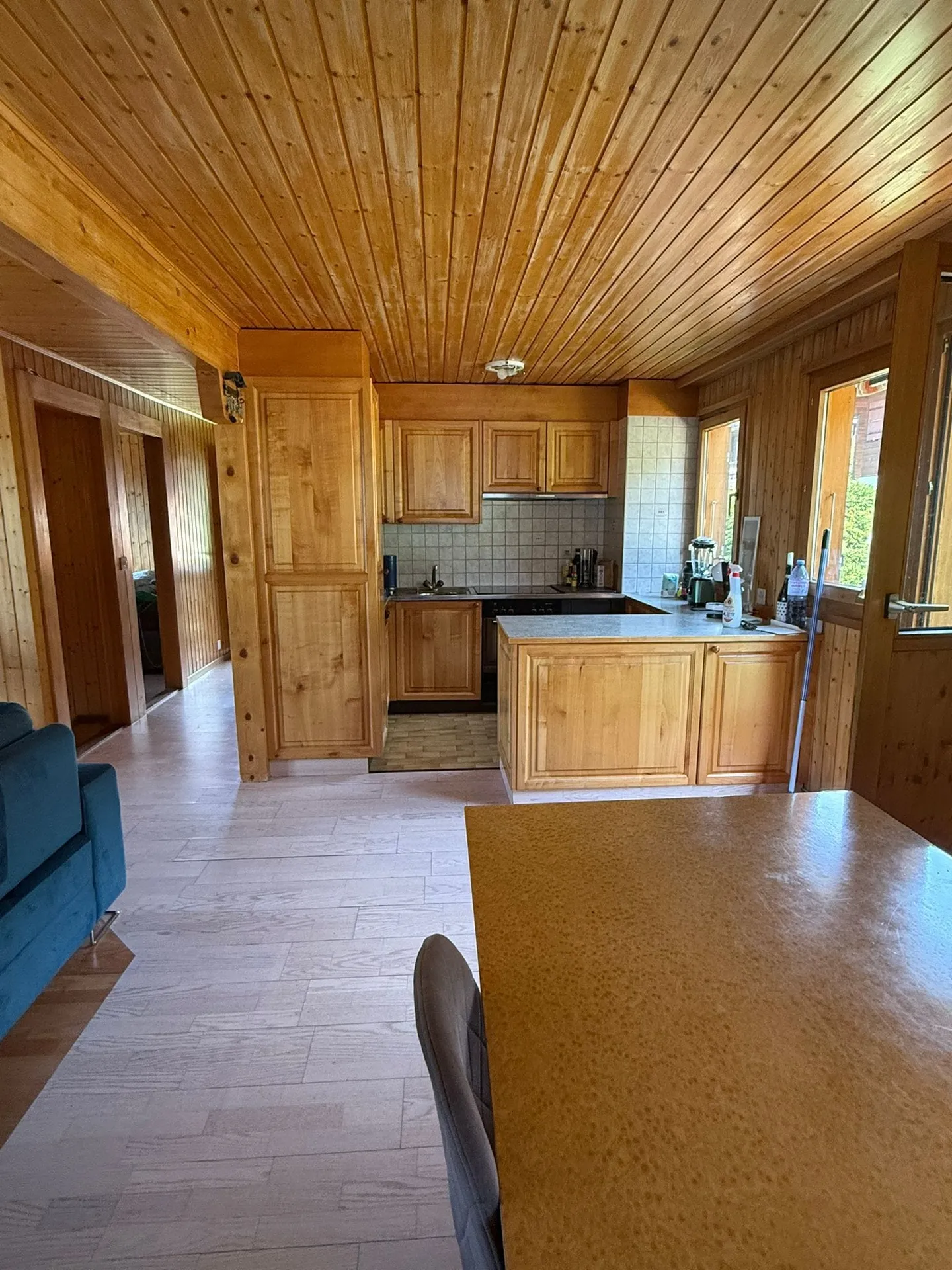 Charming 4.5-Room Chalet in an Absolutely Prime Location in Ried-Brig - Photo 4 of 10