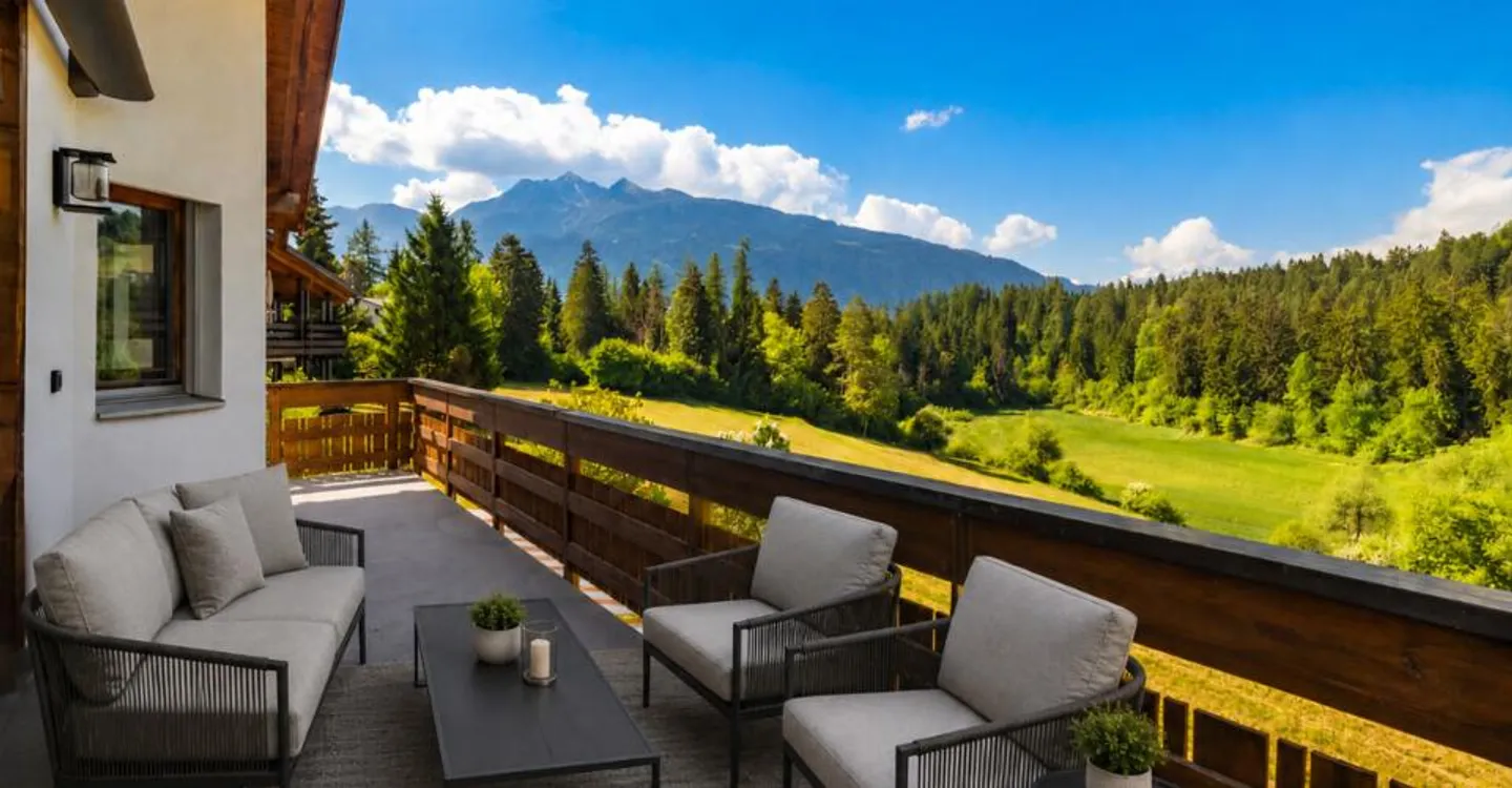 Laax: Alpine Living with View and Atmosphere - Photo 1 of 4