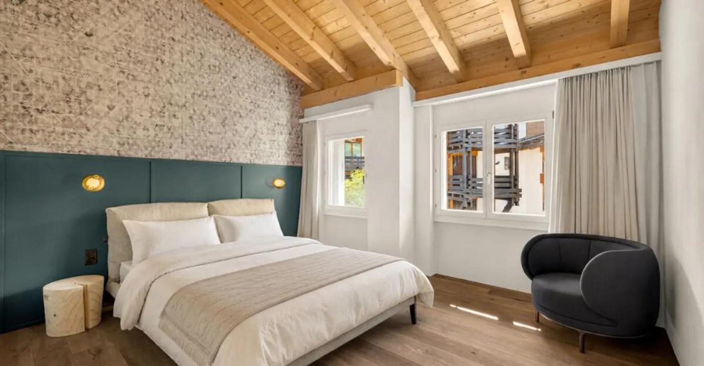 Laax: Alpine Living with View and Atmosphere - Photo 3 of 4