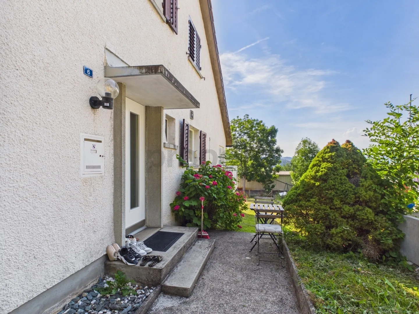 Who seeks, finds: The completely renovated family happiness on the outskirts of Döttingen - Photo 12 of 13