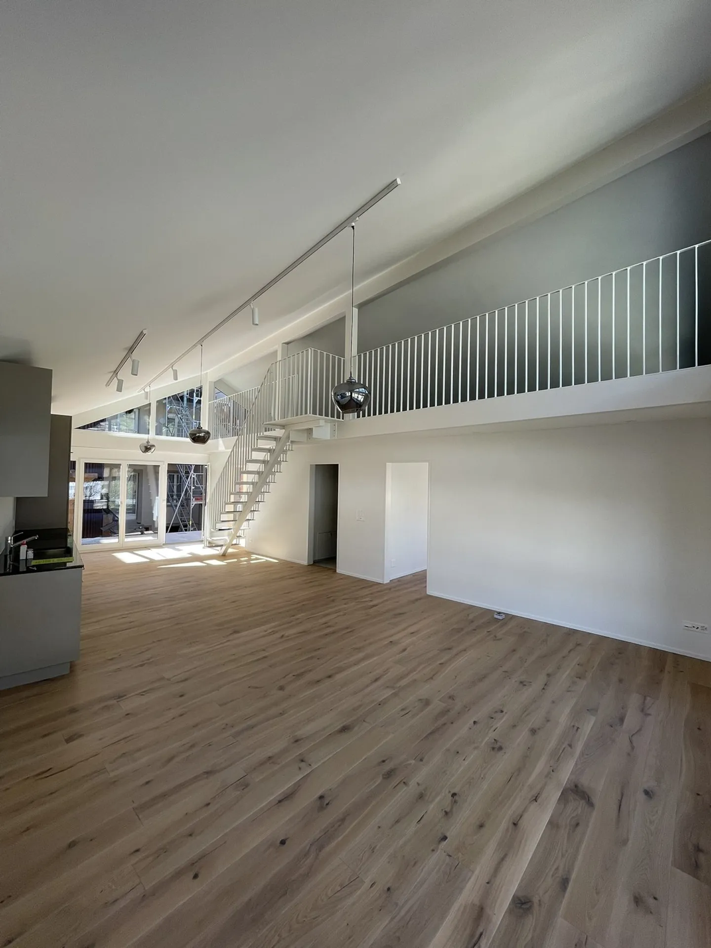 Magnifique appartement de 3,5 pièces avec galerie dans la vieille ville de Klingnau ! - Photo 1 sur 13