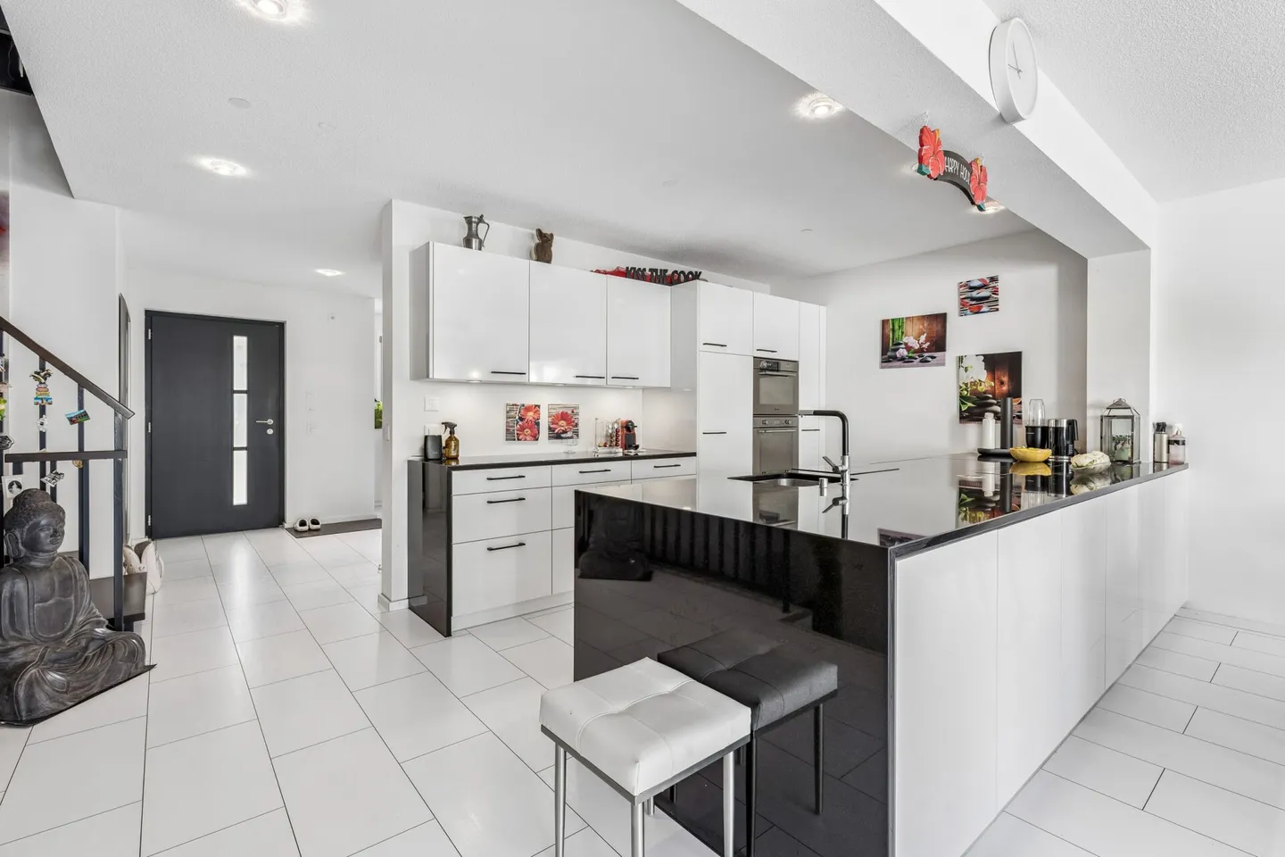Newly built terraced house with generous space offering - Photo 4 of 13