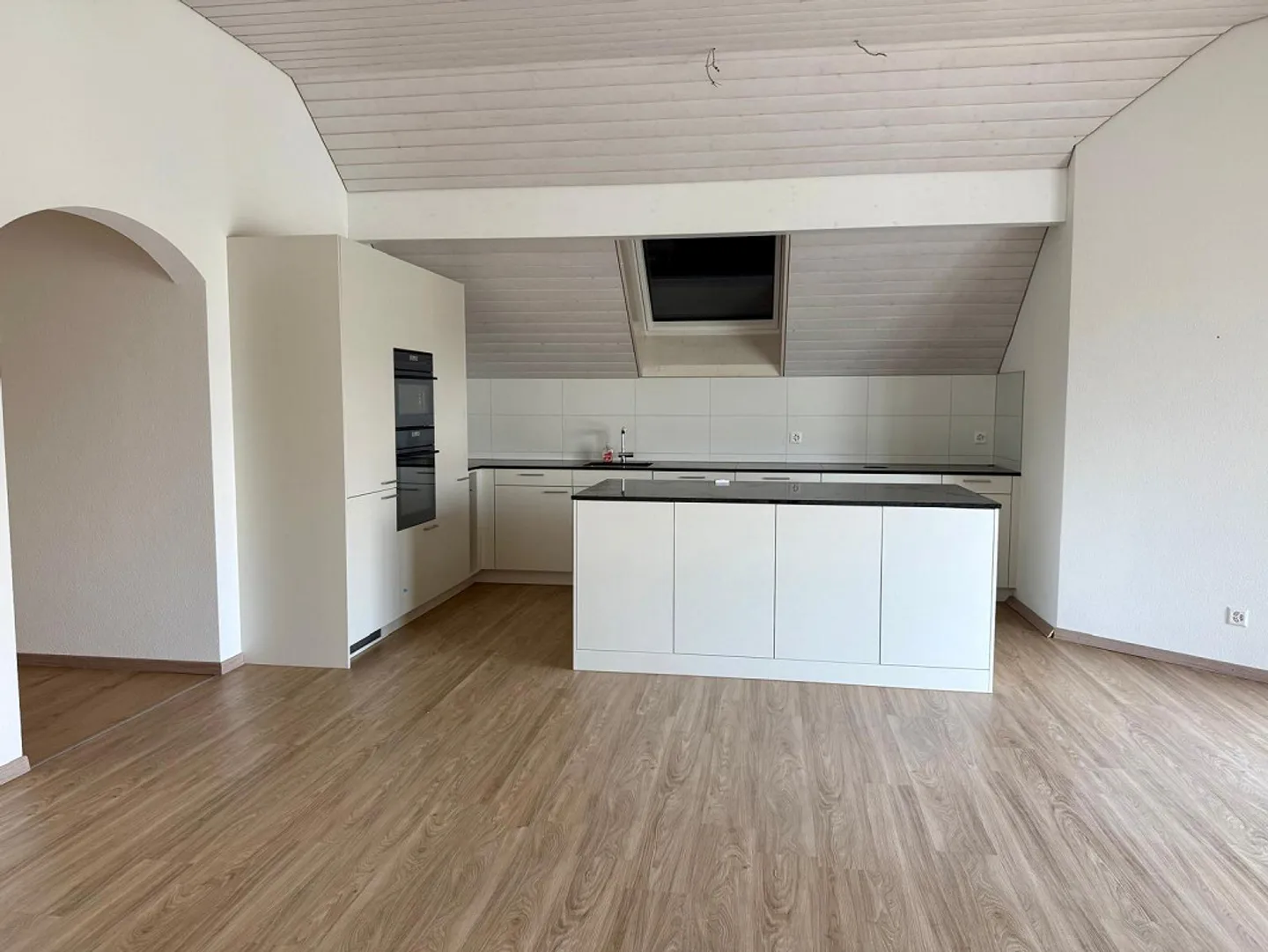 Sehr schöne, klimatisierte 5 1/2 Zimmer-Wohnung - Photo 3 sur 11