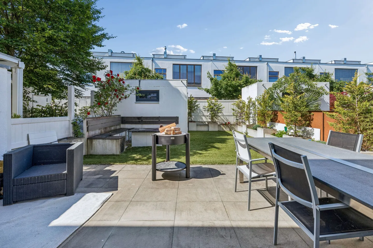 Newly built terraced house with generous space offering - Photo 12 of 13