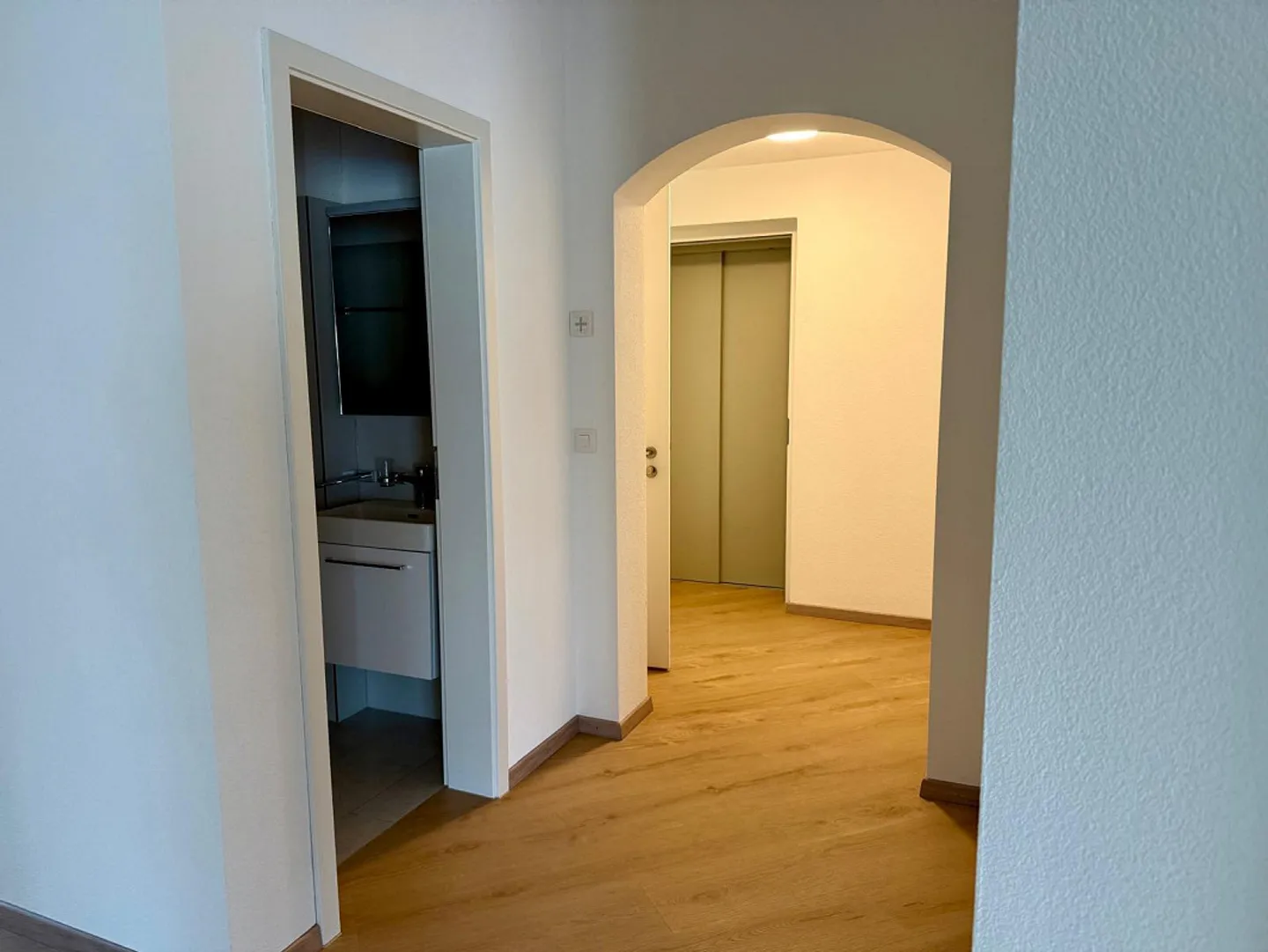 Sehr schöne, klimatisierte 5 1/2 Zimmer-Wohnung - Photo 8 sur 11