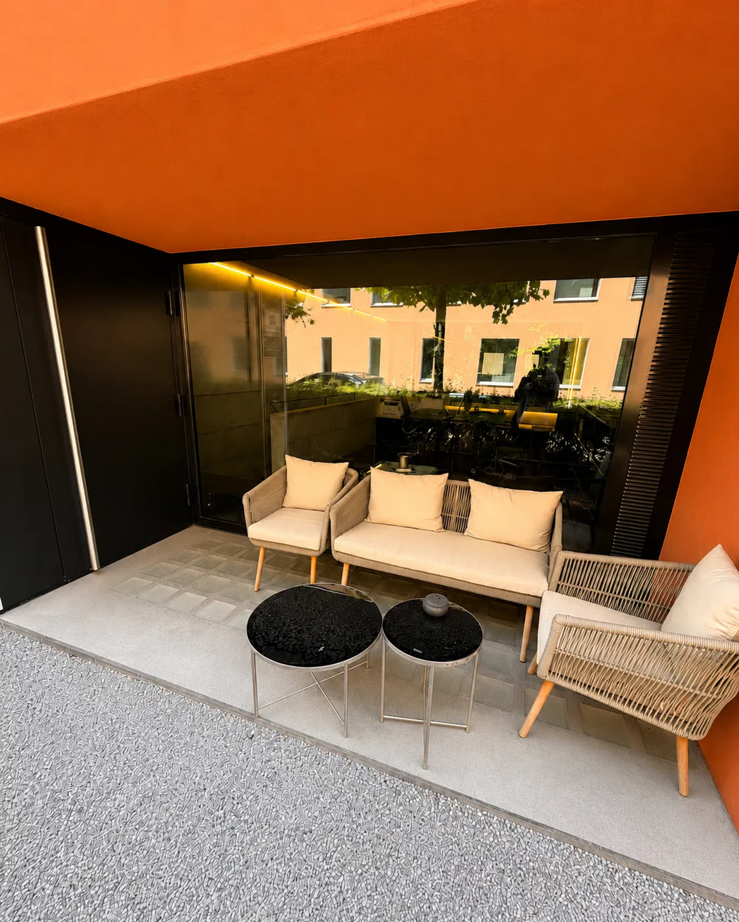 Exclusive Retail Space with Office, Salon and All-Inclusive Rent - Photo 7 of 8