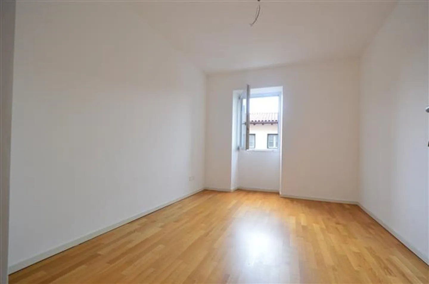 Genestrerio : Appartement 4.5 pièces - Photo 4 sur 13