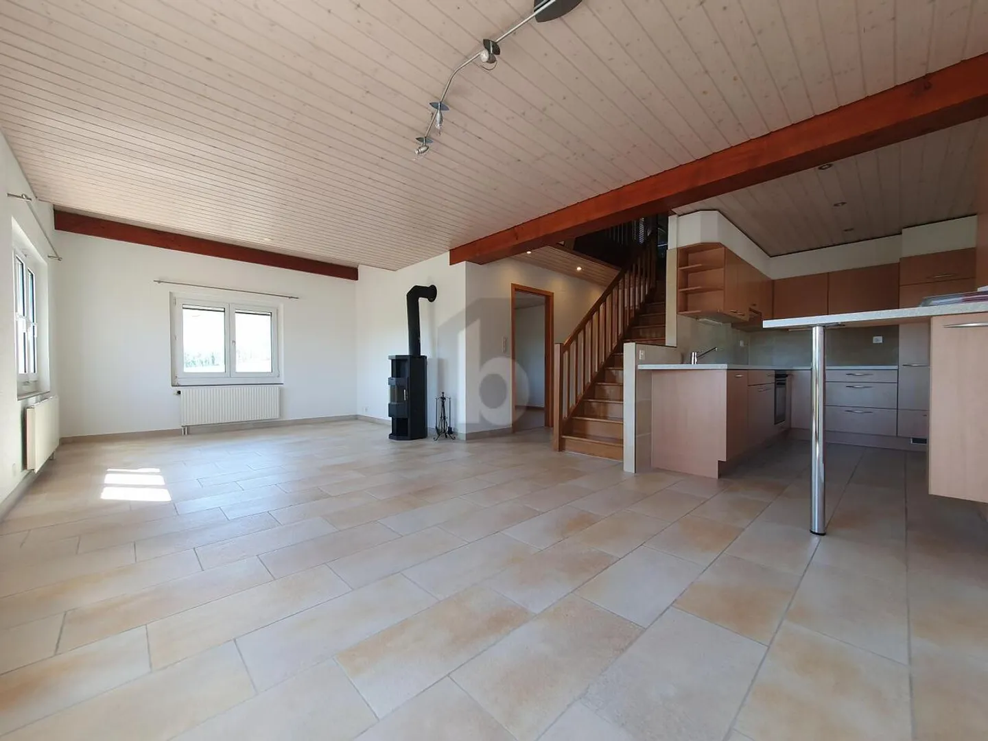 DUPLEX CON GIARDINO DI PIACERE - Foto 3 di 5