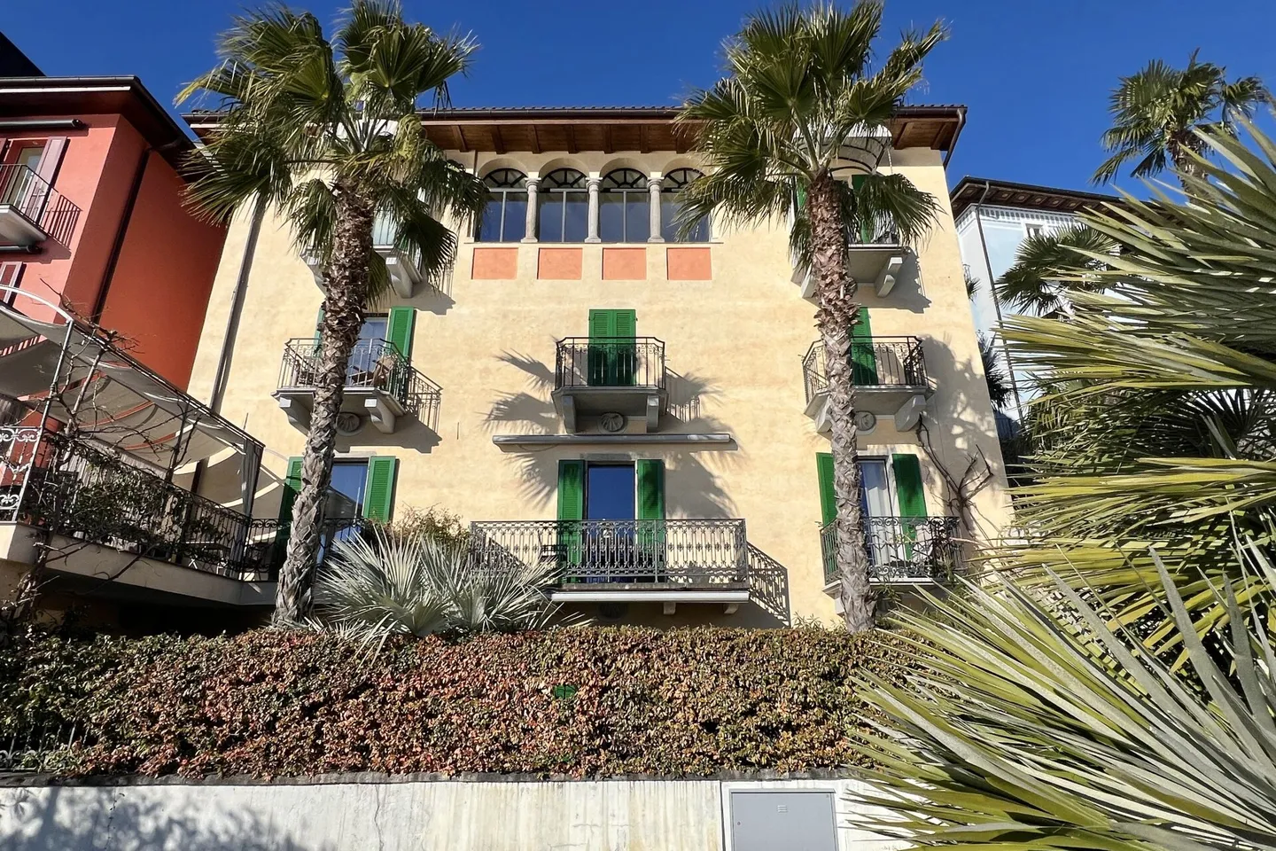 SOLD!!! SIMPLY THE BEST - Elegant apartment in a palazzo directly on the lake - Photo 18 of 28