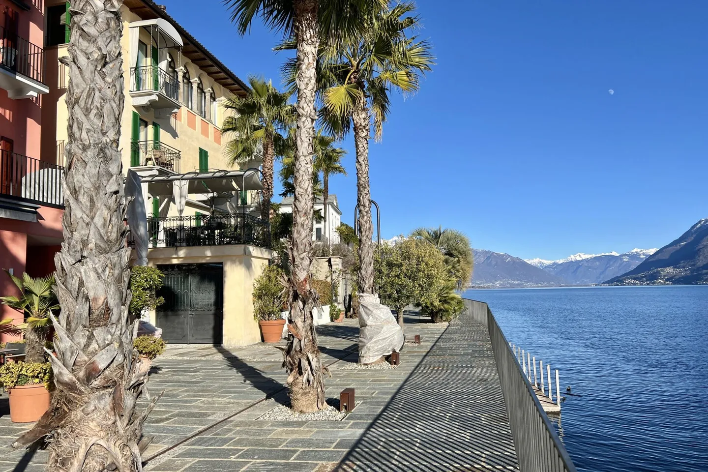 SOLD!!! SIMPLY THE BEST - Elegant apartment in a palazzo directly on the lake - Photo 19 of 28