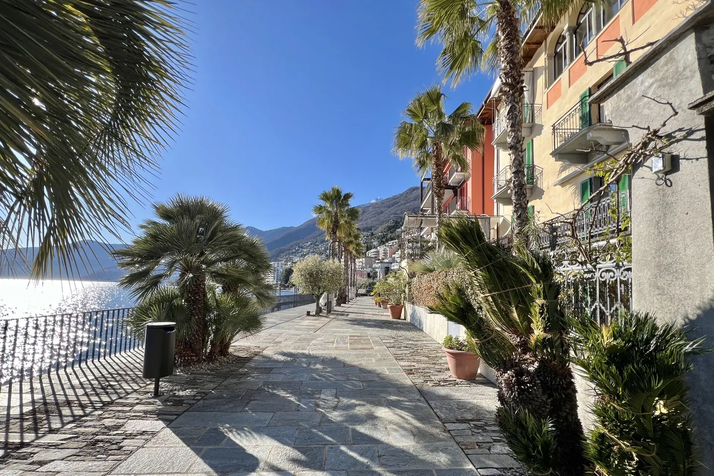 SOLD!!! SIMPLY THE BEST - Elegant apartment in a palazzo directly on the lake - Photo 23 of 28