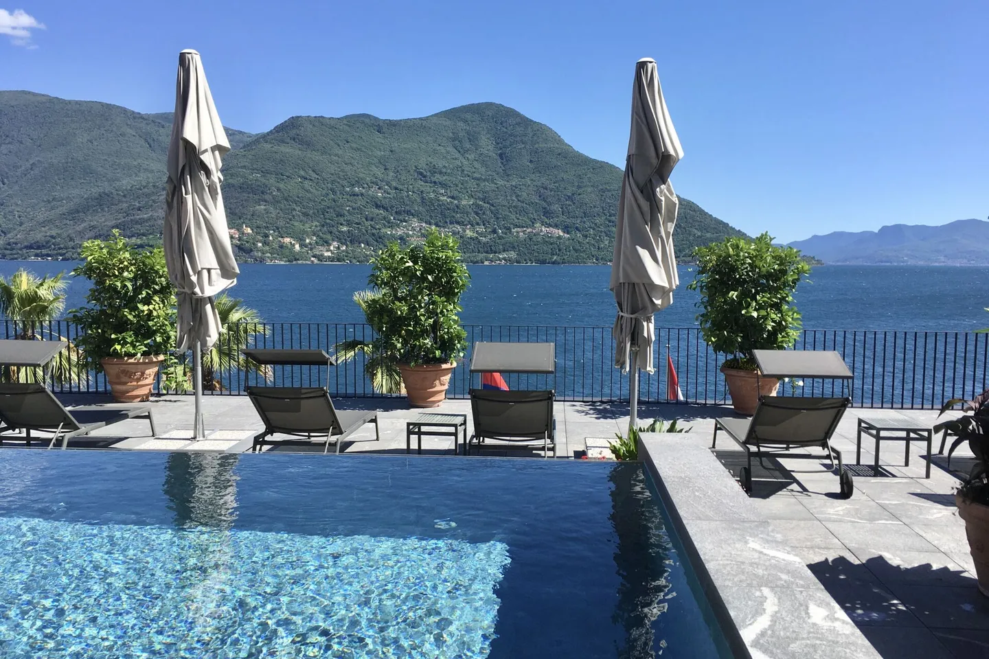 SOLD!!! SIMPLY THE BEST - Elegant apartment in a palazzo directly on the lake - Photo 24 of 28