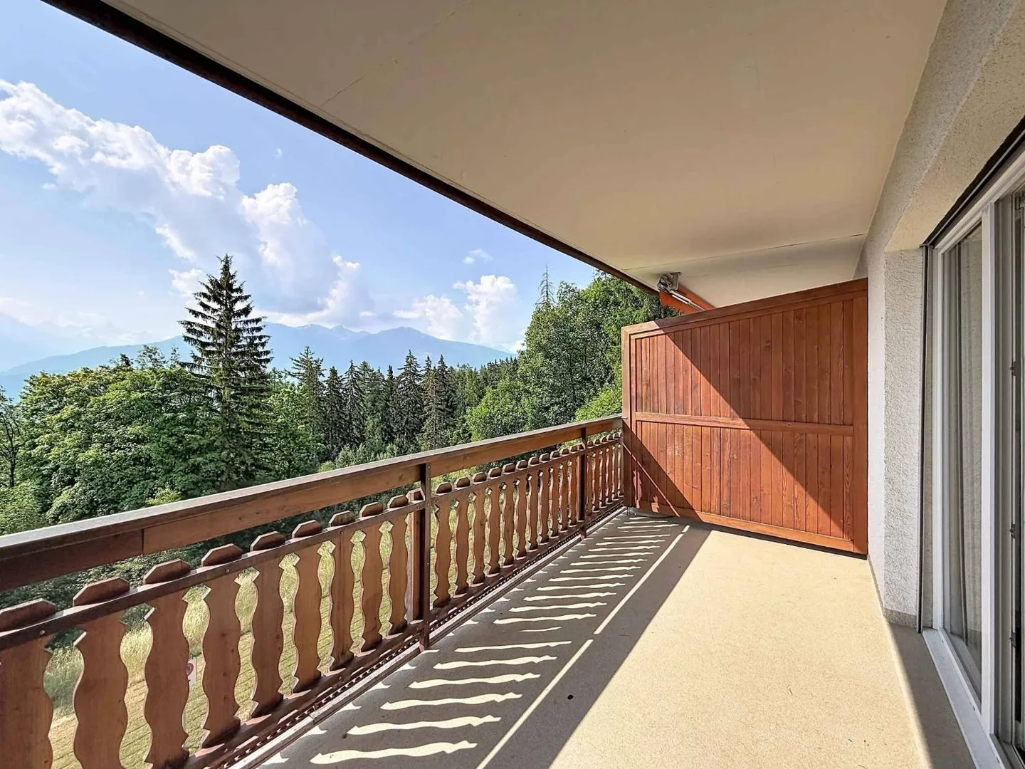 Incantevole appartamento 3.5 stanze ristrutturato con vista montagna - Foto 3 di 8