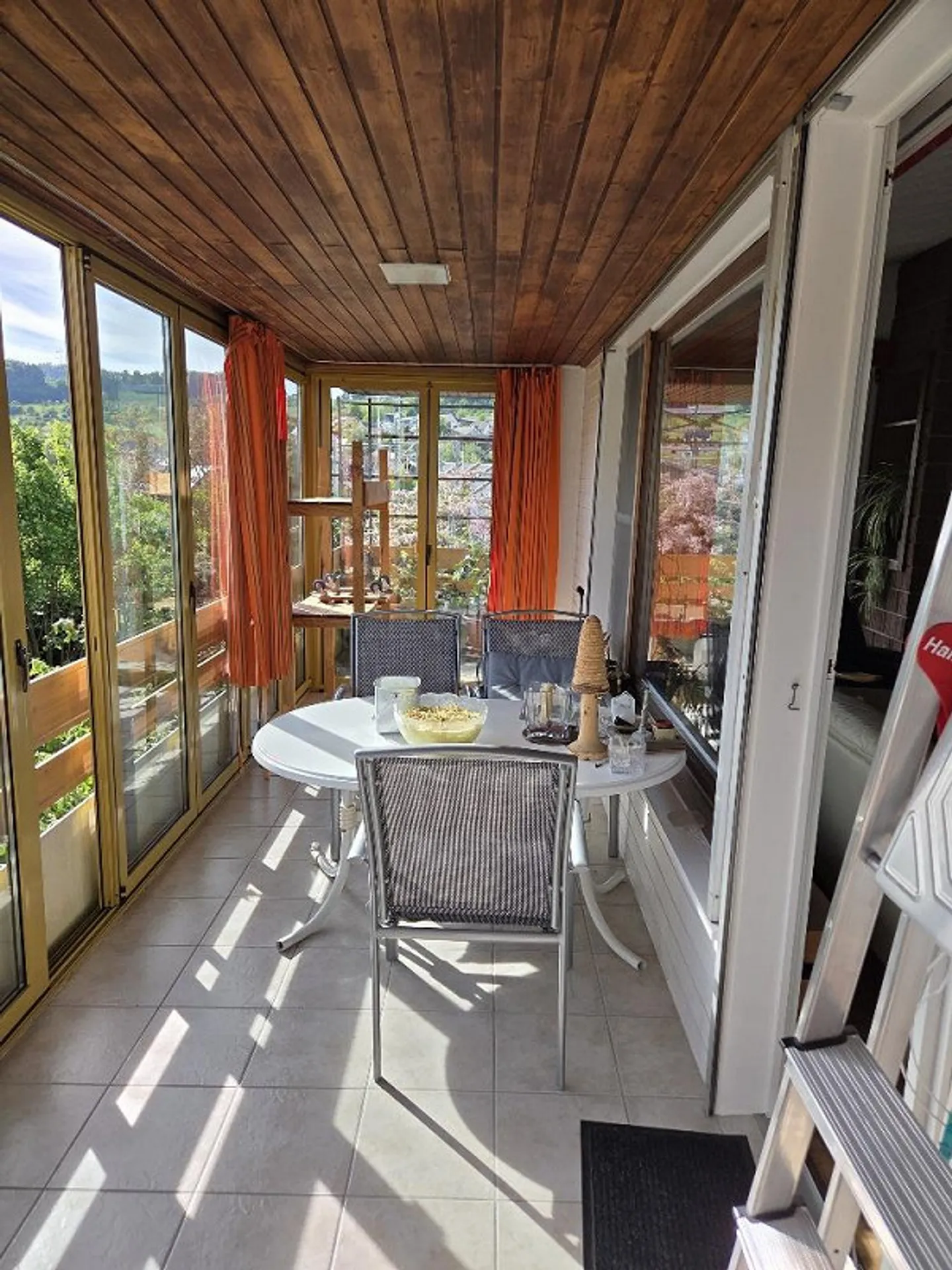 Maison individuelle de 5,5 pièces plus ancienne dans un emplacement de choix avec grand jardin - Photo 4 sur 16