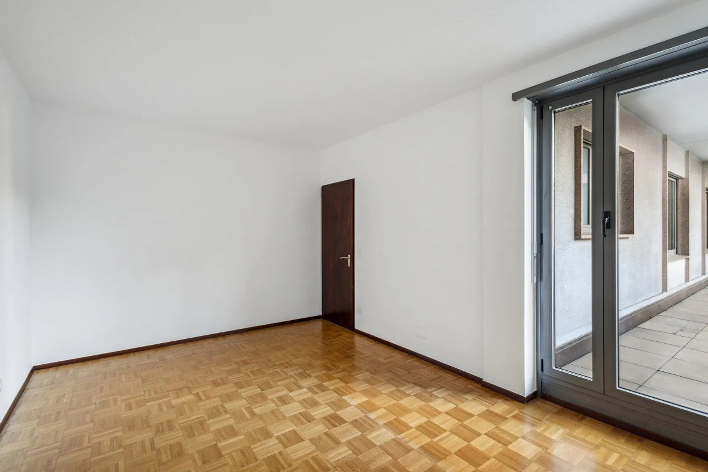 Apartment for rent - Photo 2 of 10