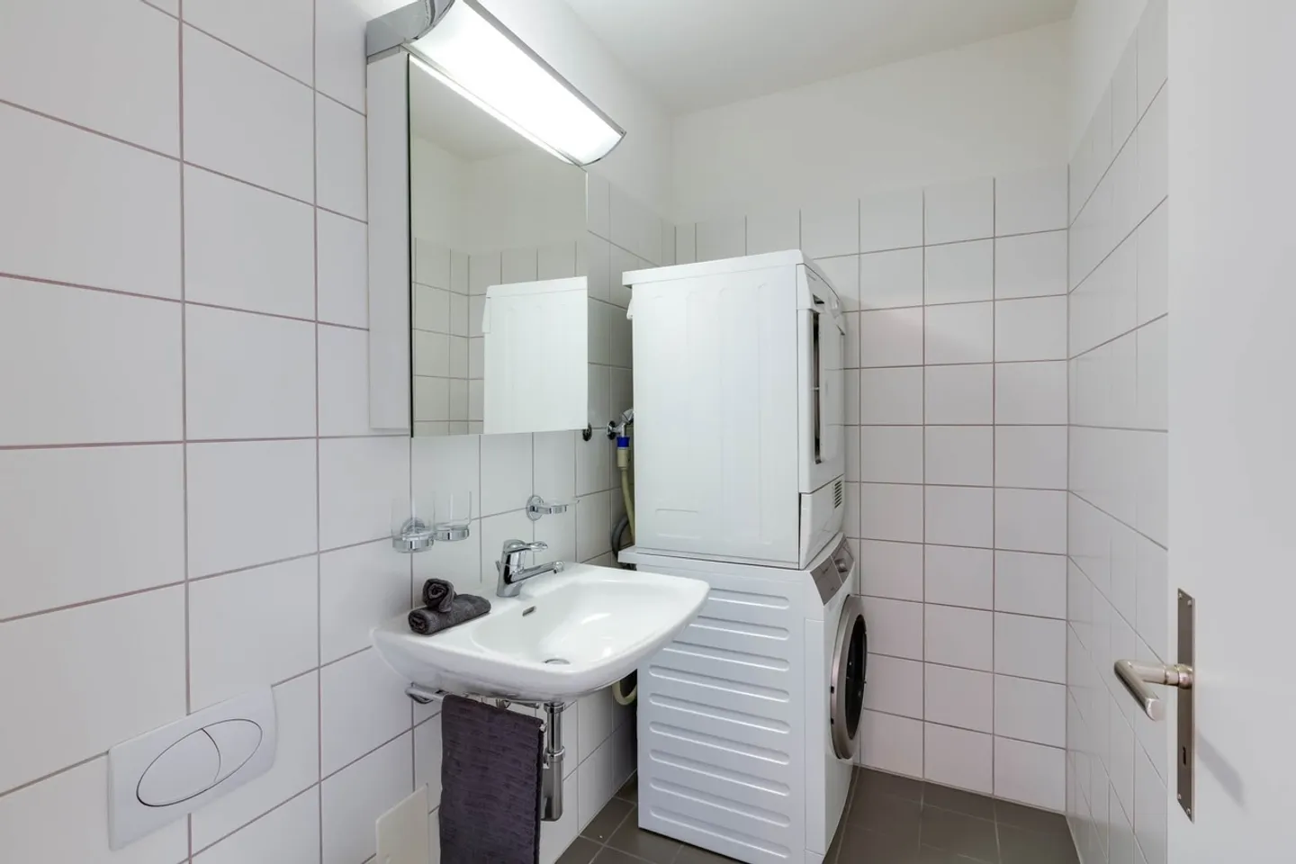 Spacious 4.5-Room Apartment - Photo 9 of 9