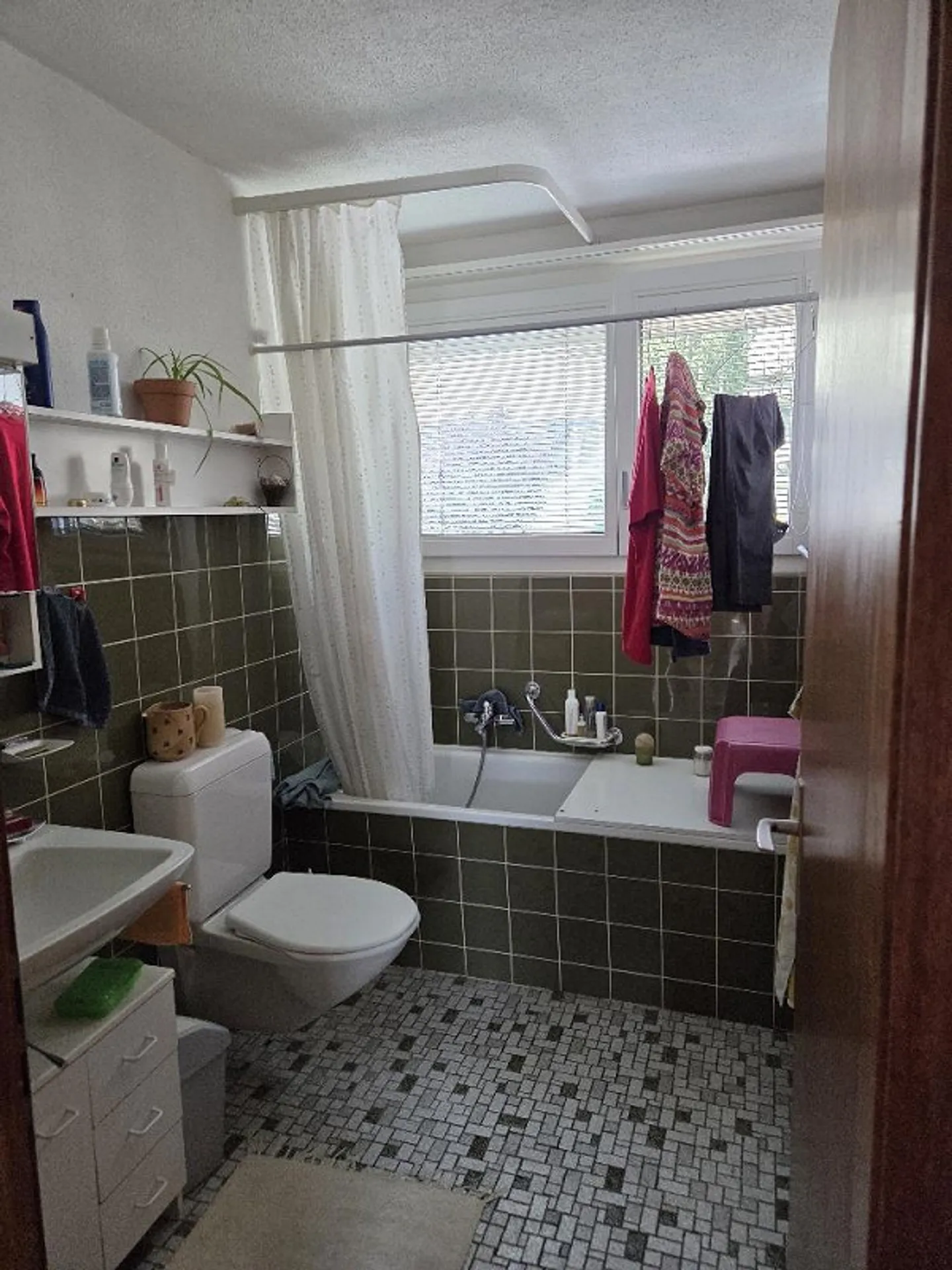 Maison individuelle de 5,5 pièces plus ancienne dans un emplacement de choix avec grand jardin - Photo 10 sur 16