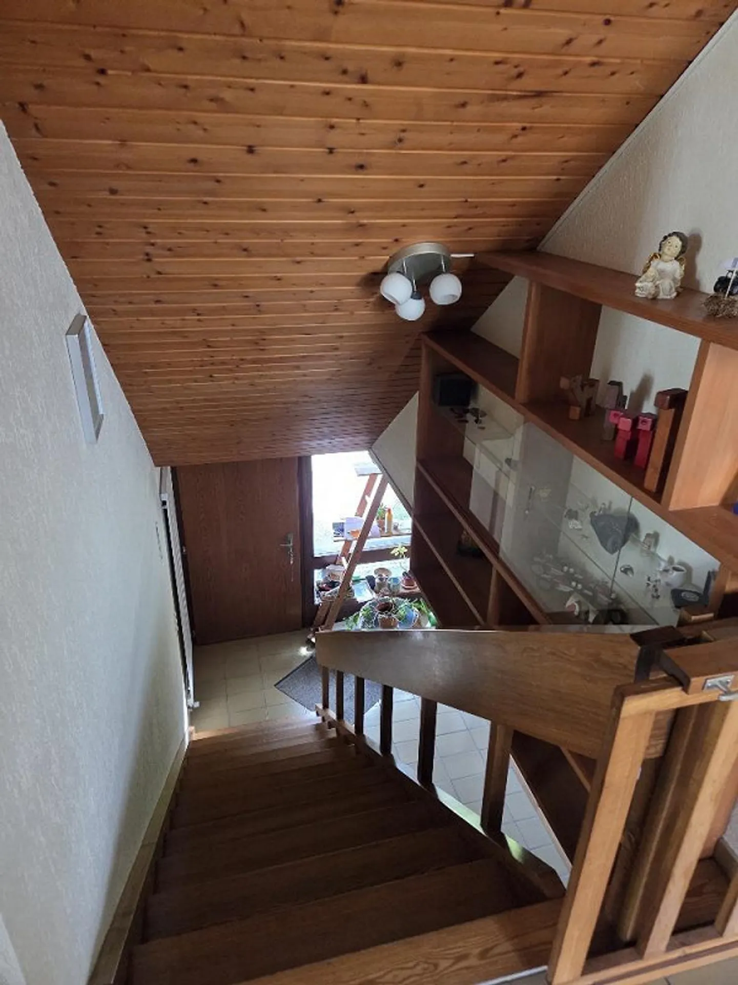 Maison individuelle de 5,5 pièces plus ancienne dans un emplacement de choix avec grand jardin - Photo 12 sur 16