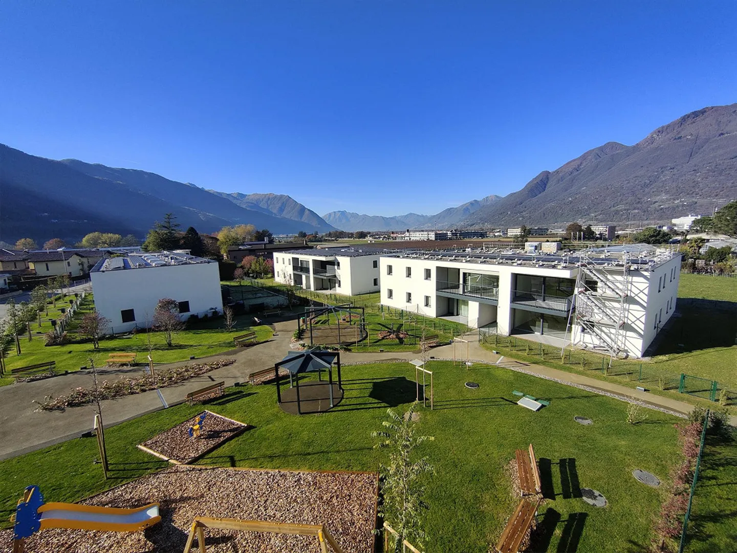 Nuovi appartamenti di 2.5 locali (2 tipologie) con giardino a Camorino - Foto 2 di 17