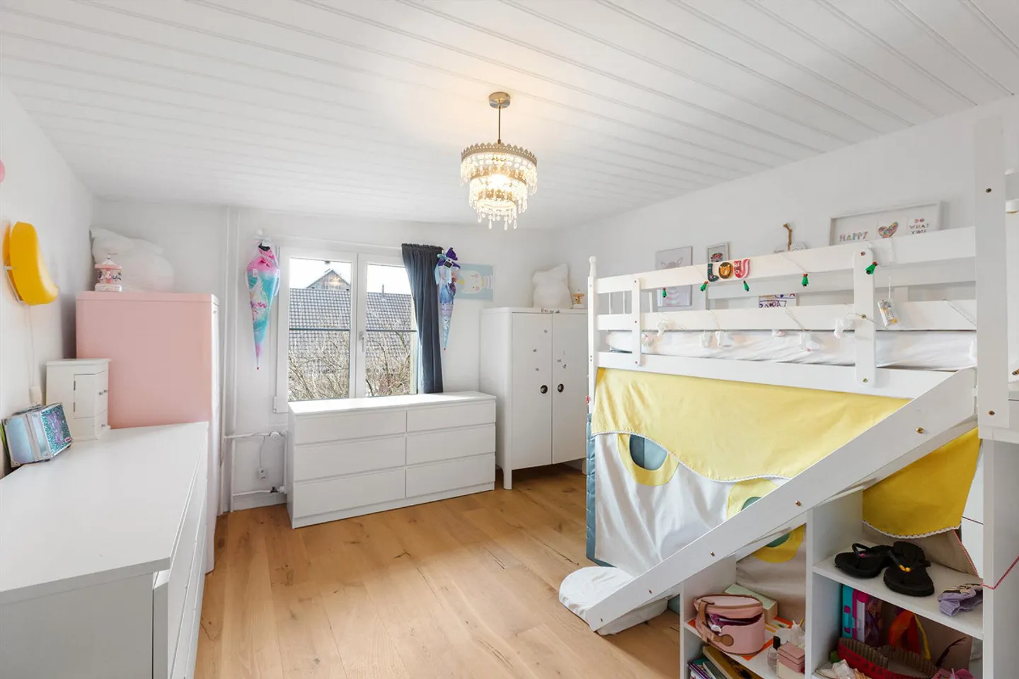 Charmantes Familienhaus mit Pool - Foto 5 von 13