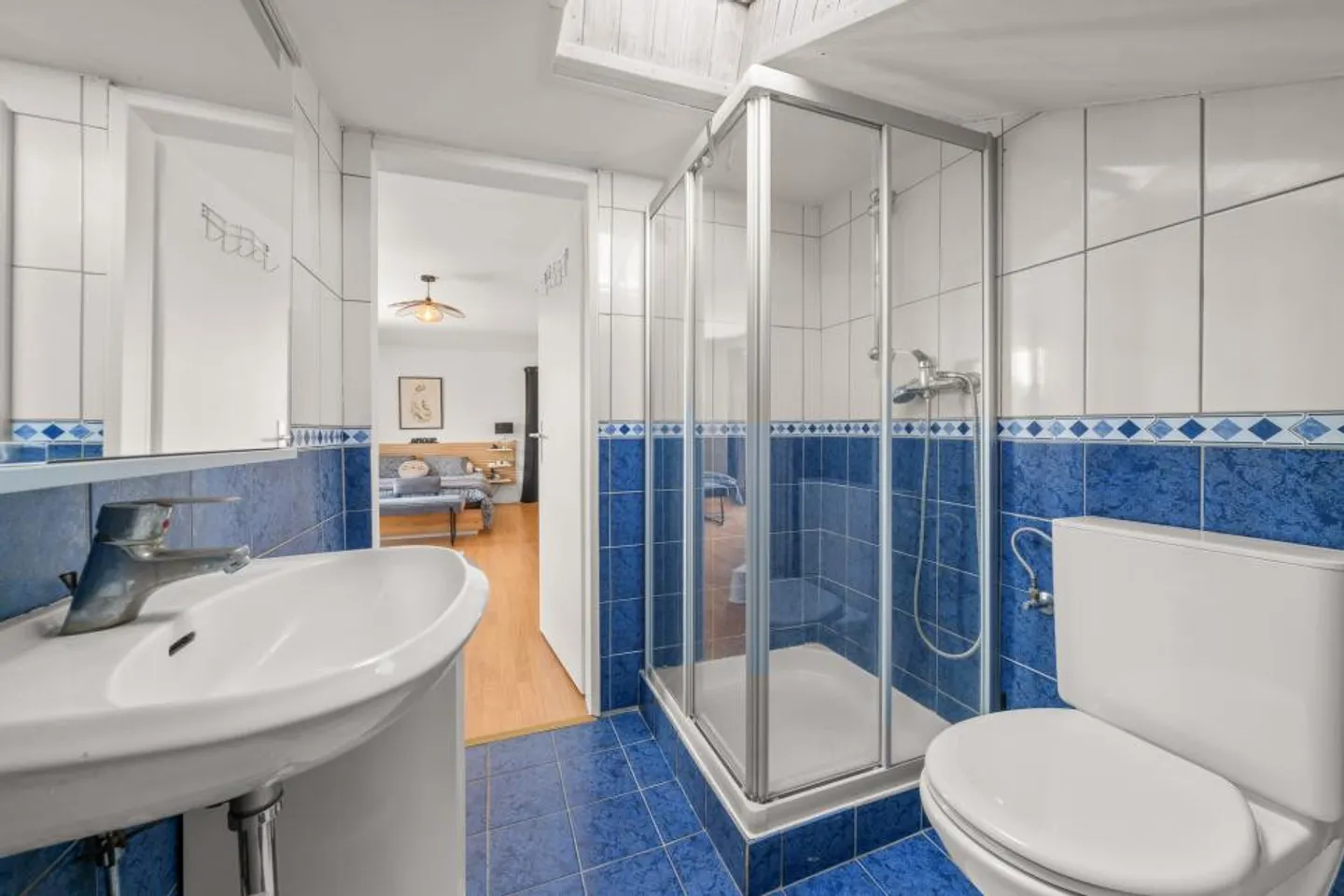 Villa per la famiglia con piscina nel cuore di Lucens - Foto 12 di 13